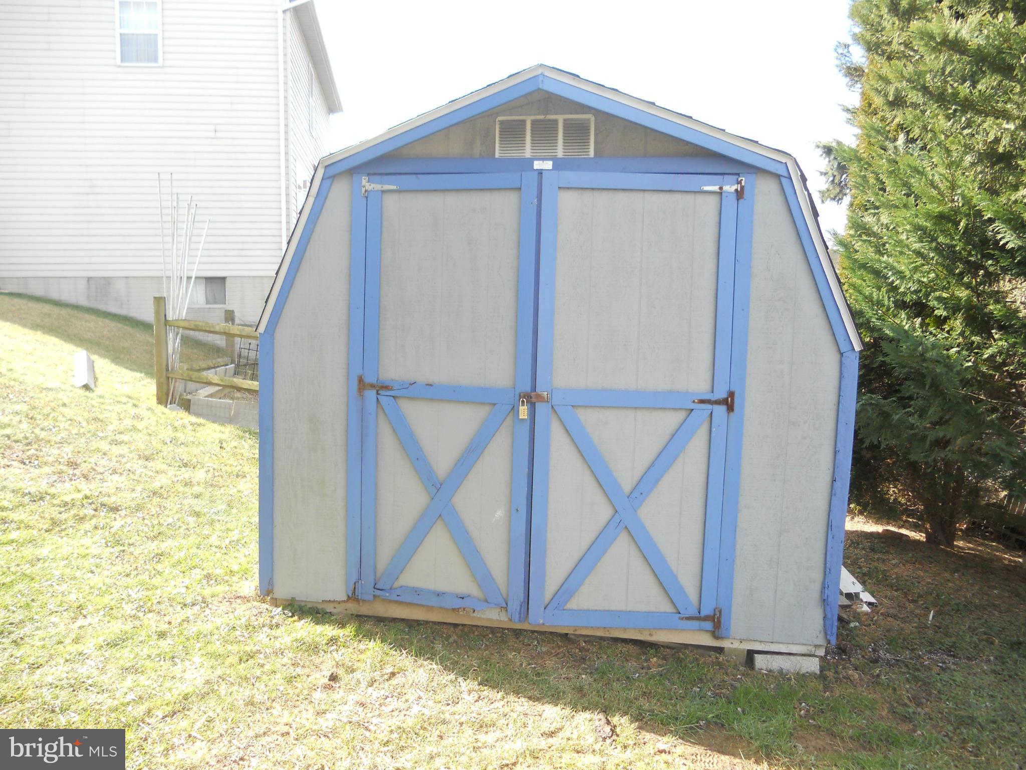 ROBERTS FIELD - Residential