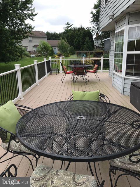 ROBERTS FIELD - Residential