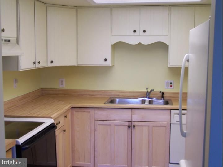 YARDLEY COMMONS - Residential
