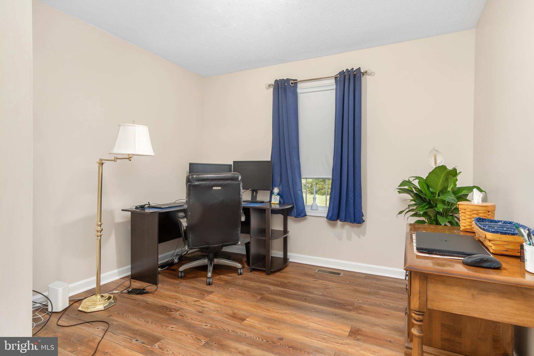 LA-VI ESTATES - Residential