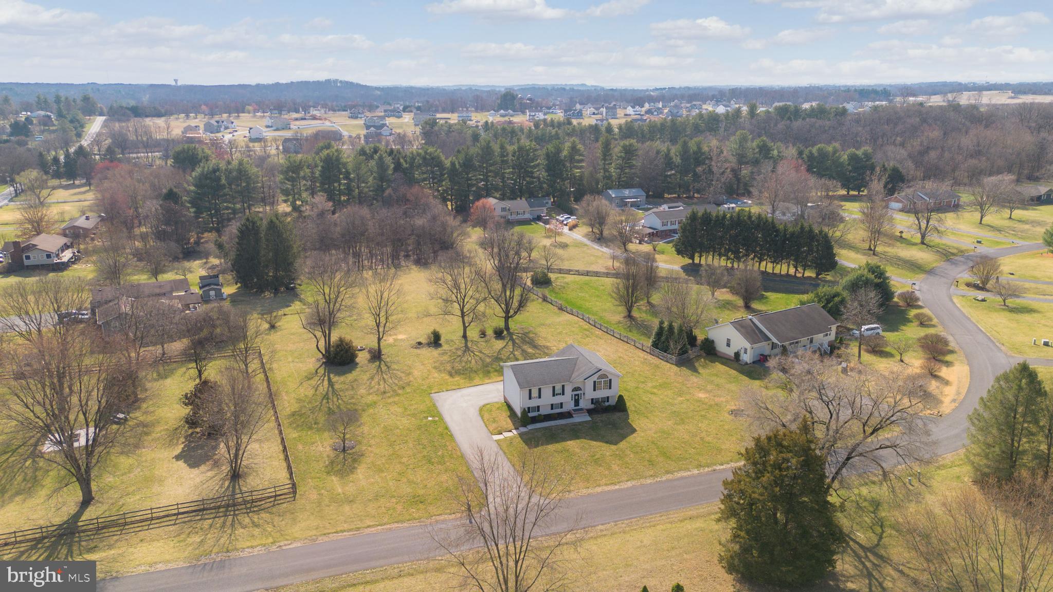 LA-VI ESTATES - Residential