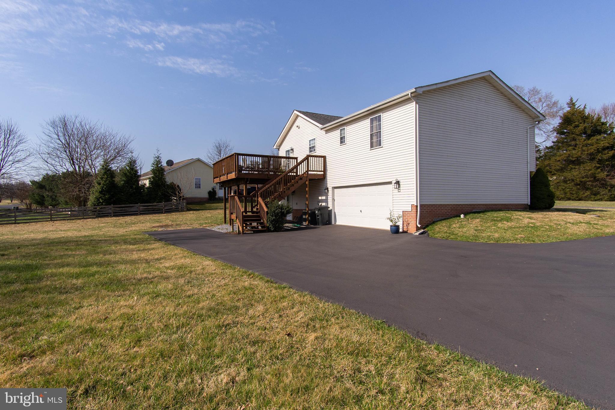 LA-VI ESTATES - Residential