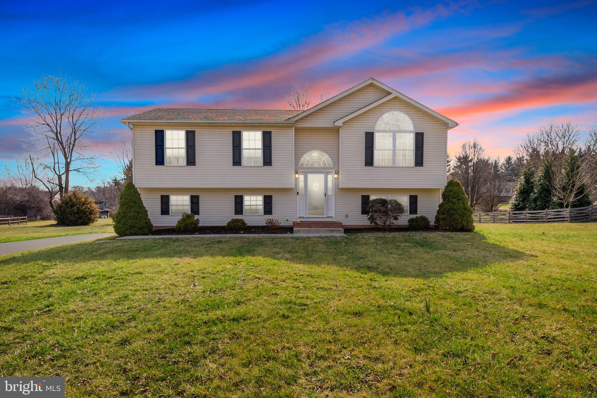 LA-VI ESTATES - Residential