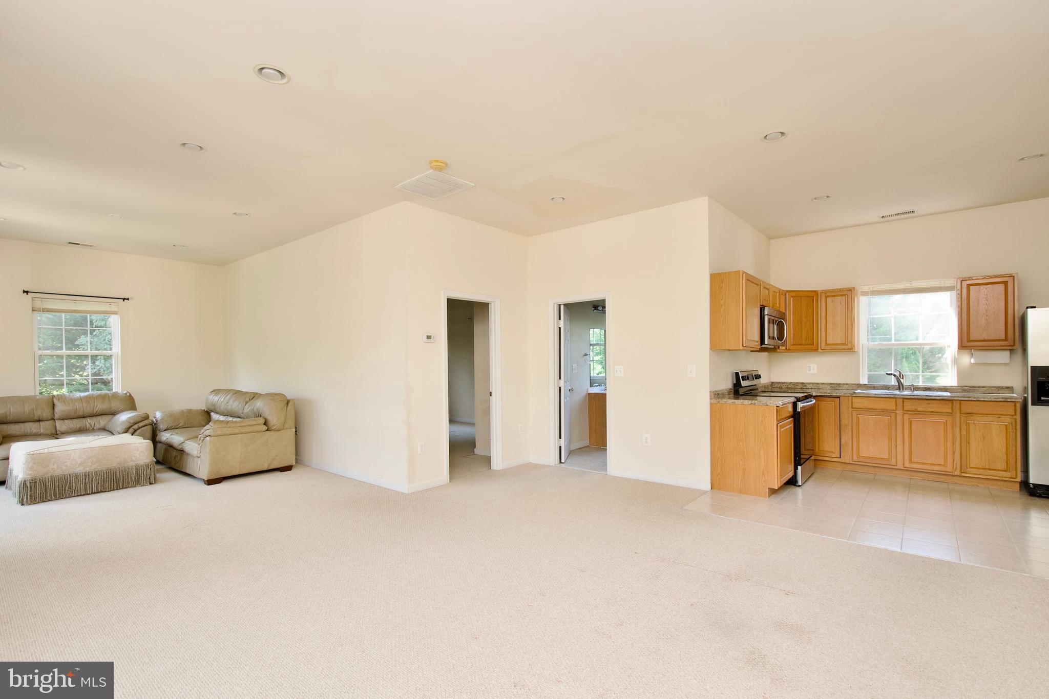 HOLMES RUN HEIGHTS - Residential