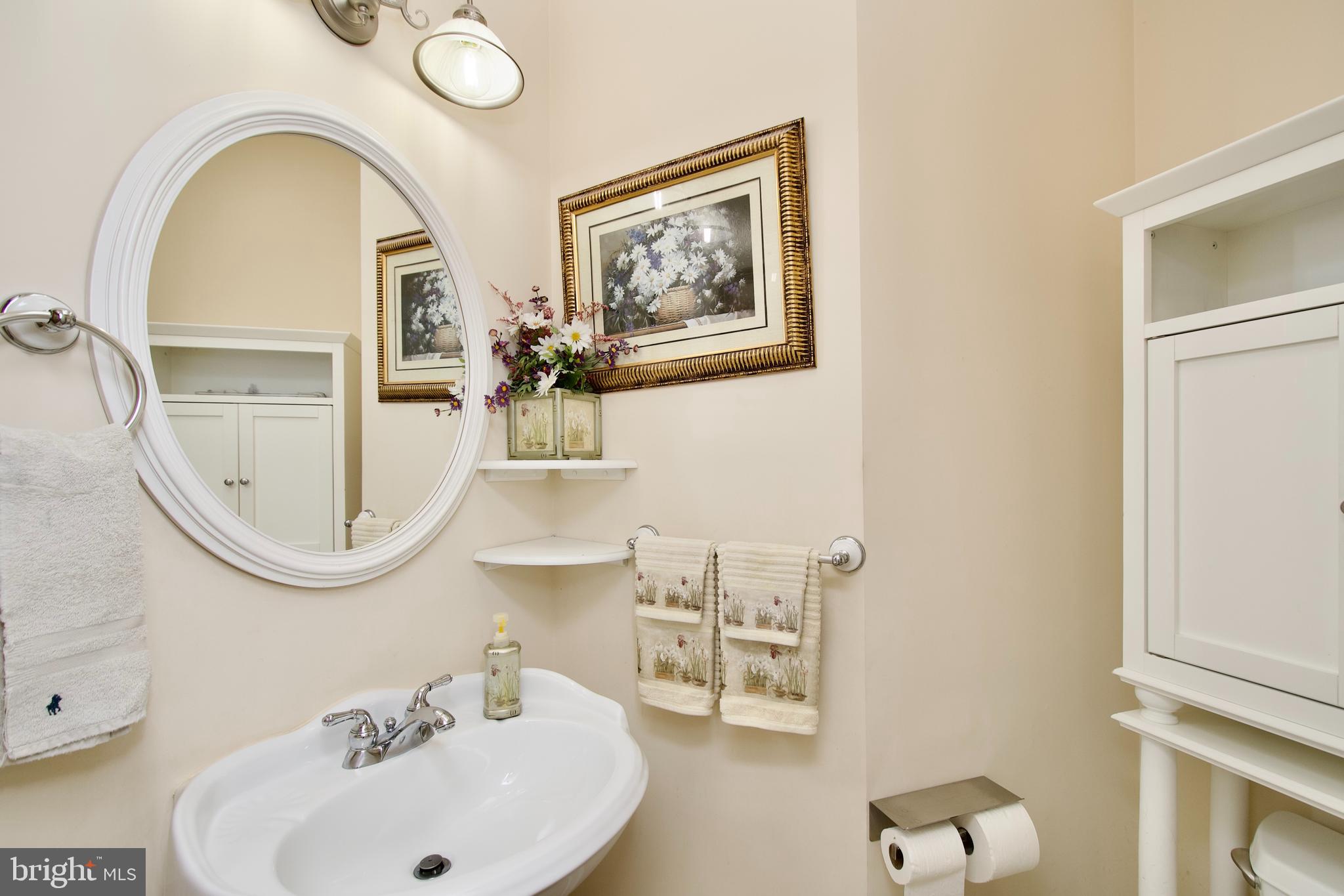 HOLMES RUN HEIGHTS - Residential