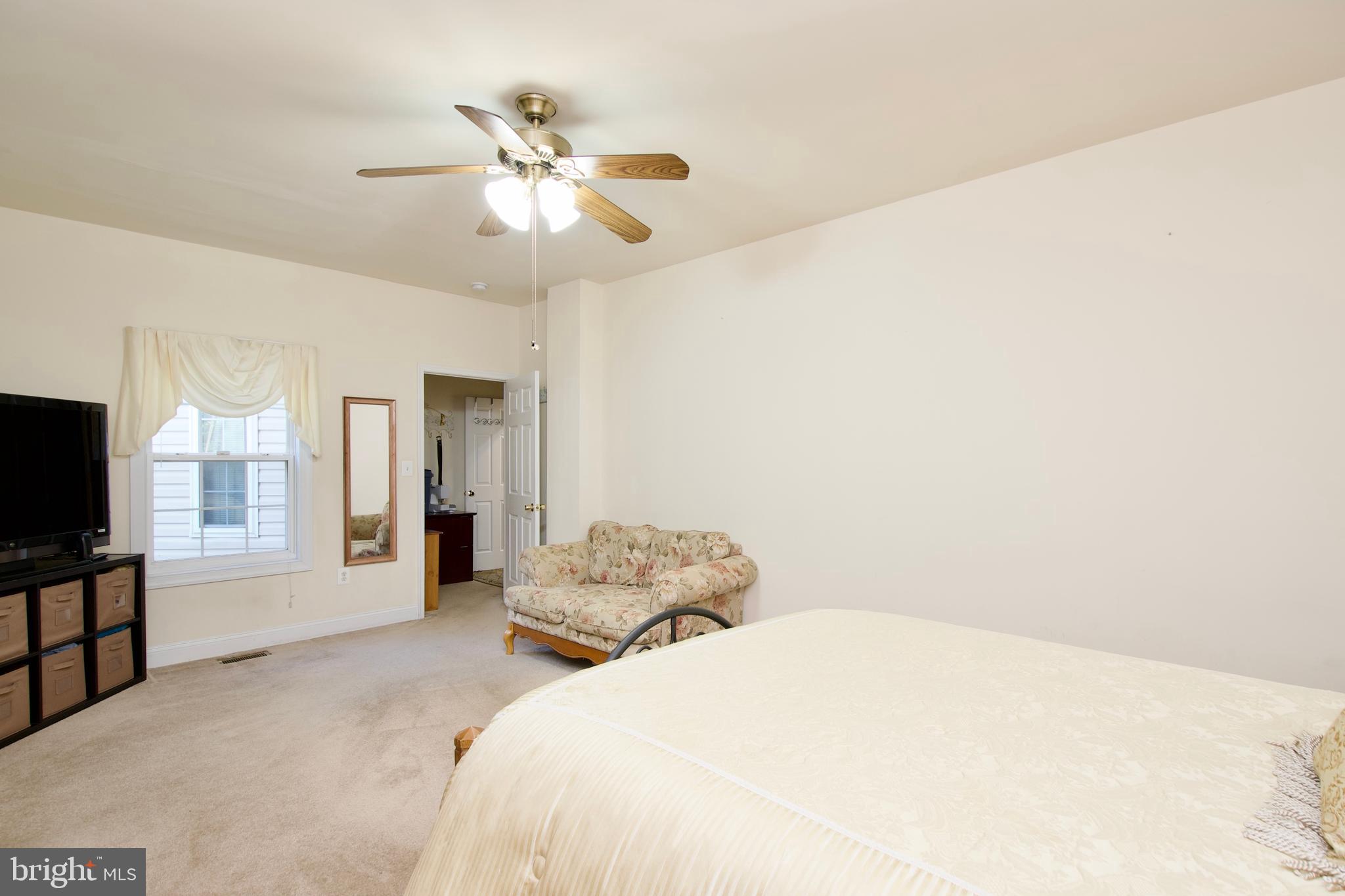 HOLMES RUN HEIGHTS - Residential