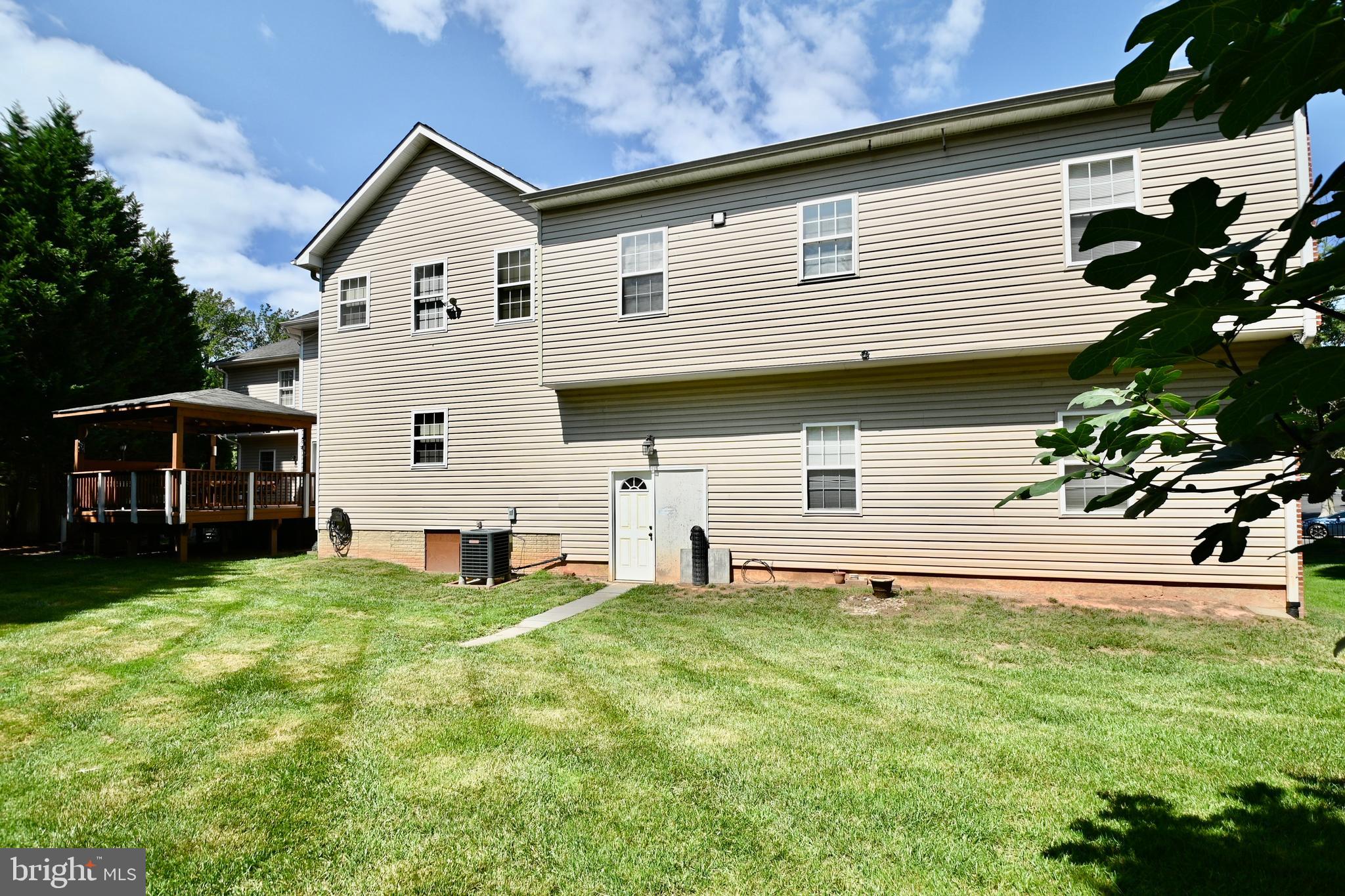 HOLMES RUN HEIGHTS - Residential