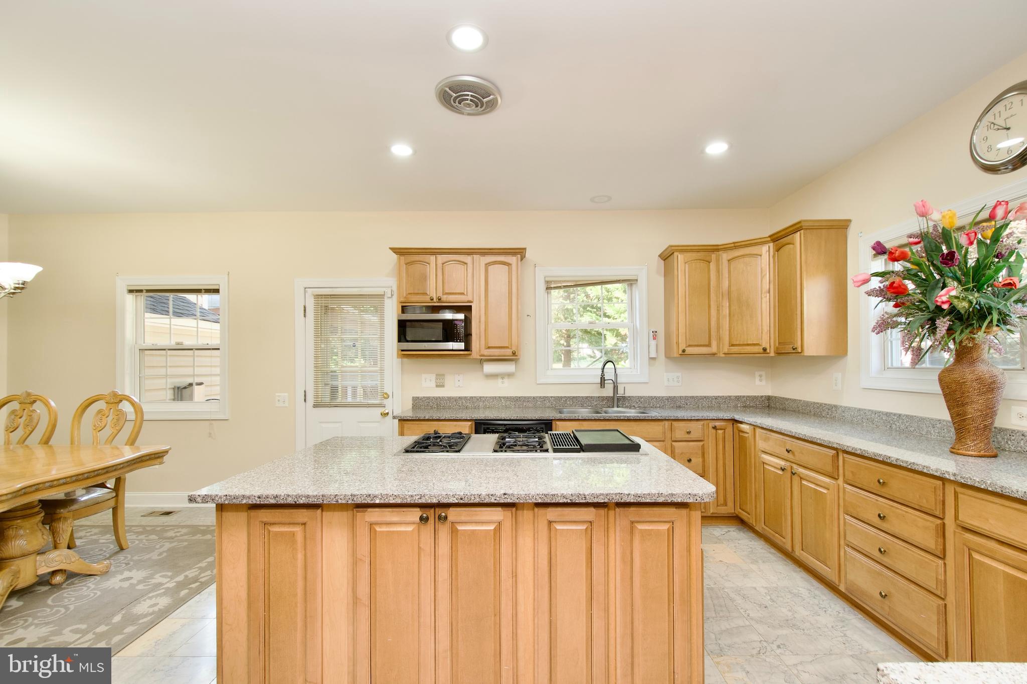 HOLMES RUN HEIGHTS - Residential