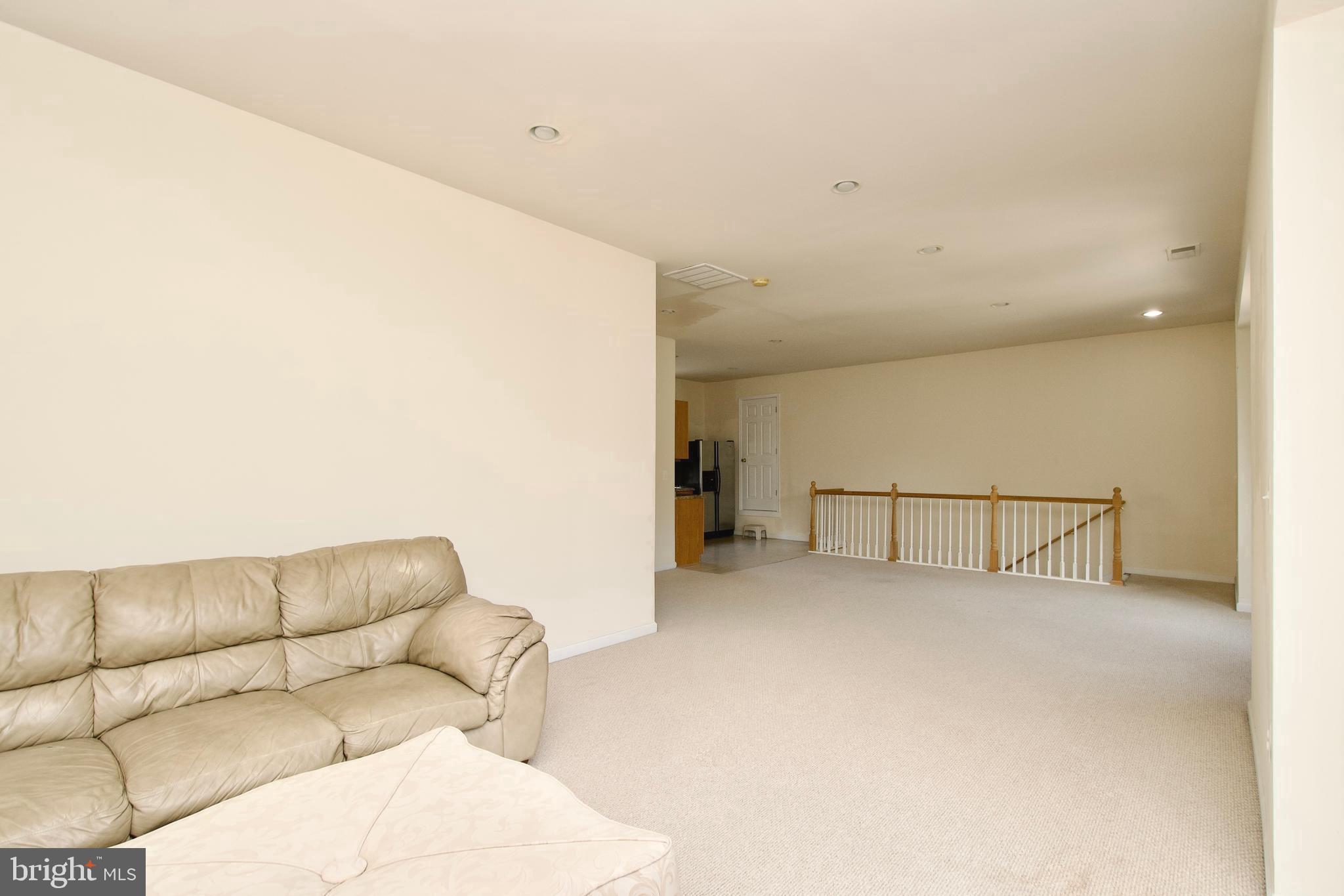 HOLMES RUN HEIGHTS - Residential