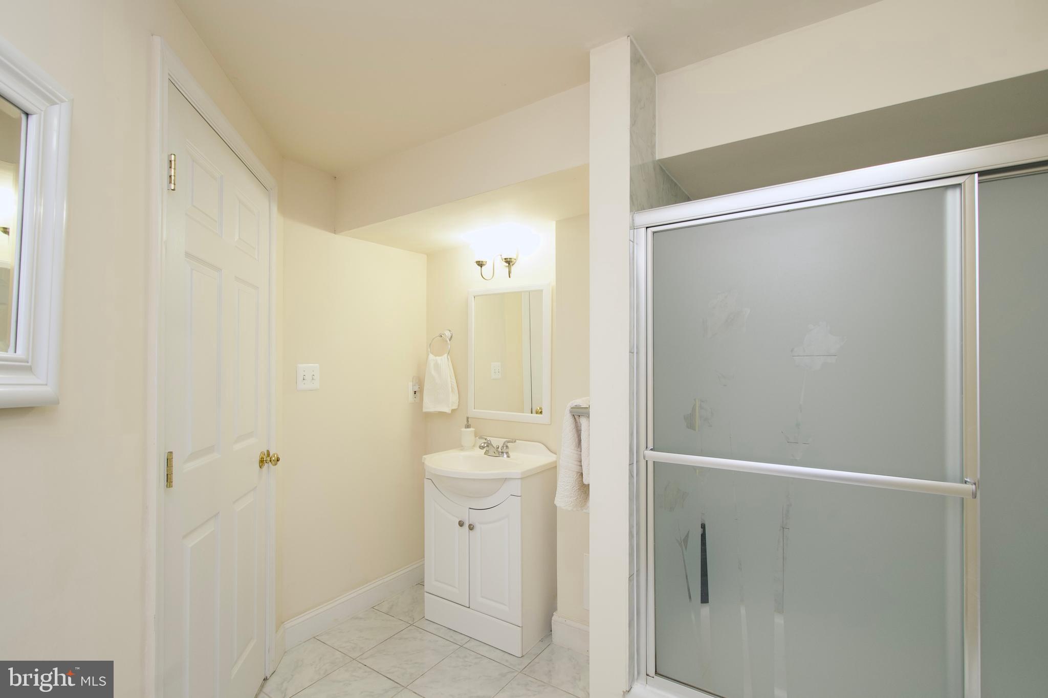 HOLMES RUN HEIGHTS - Residential