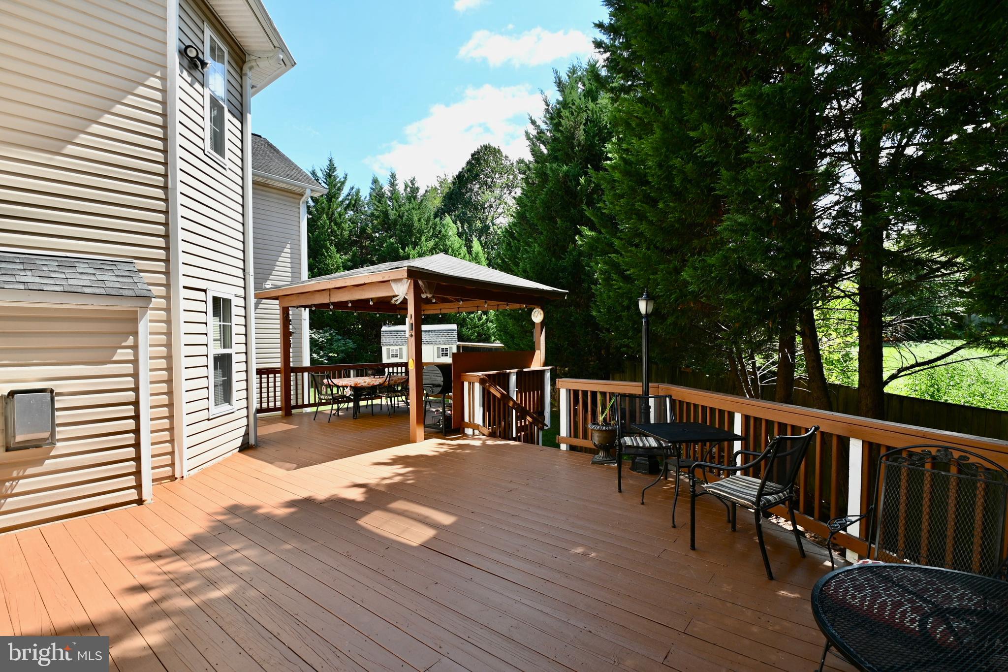 HOLMES RUN HEIGHTS - Residential