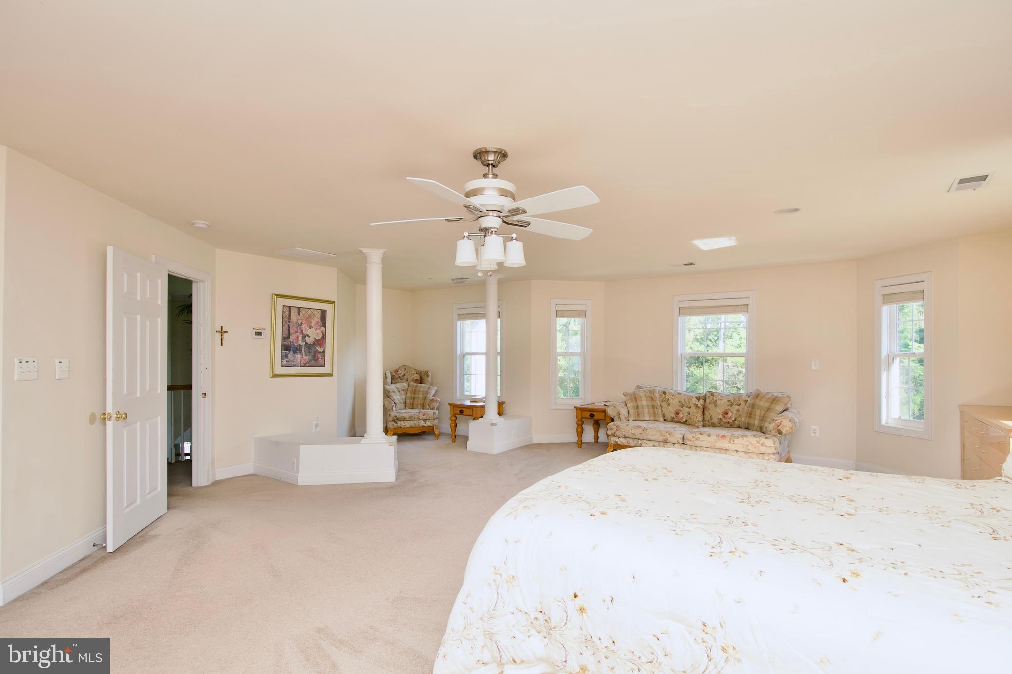 HOLMES RUN HEIGHTS - Residential