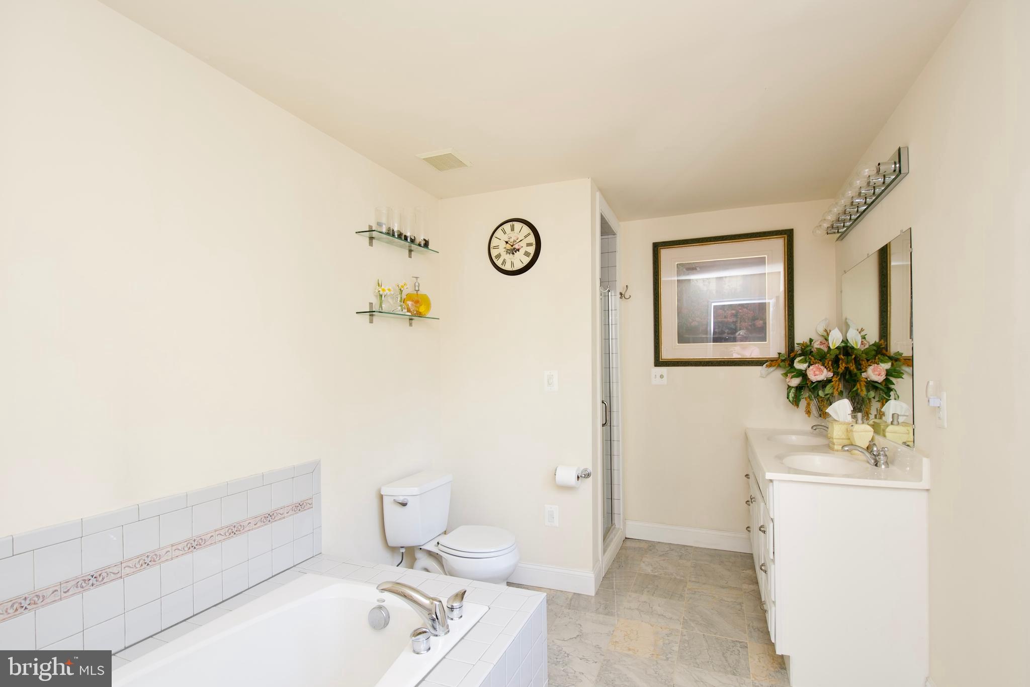 HOLMES RUN HEIGHTS - Residential