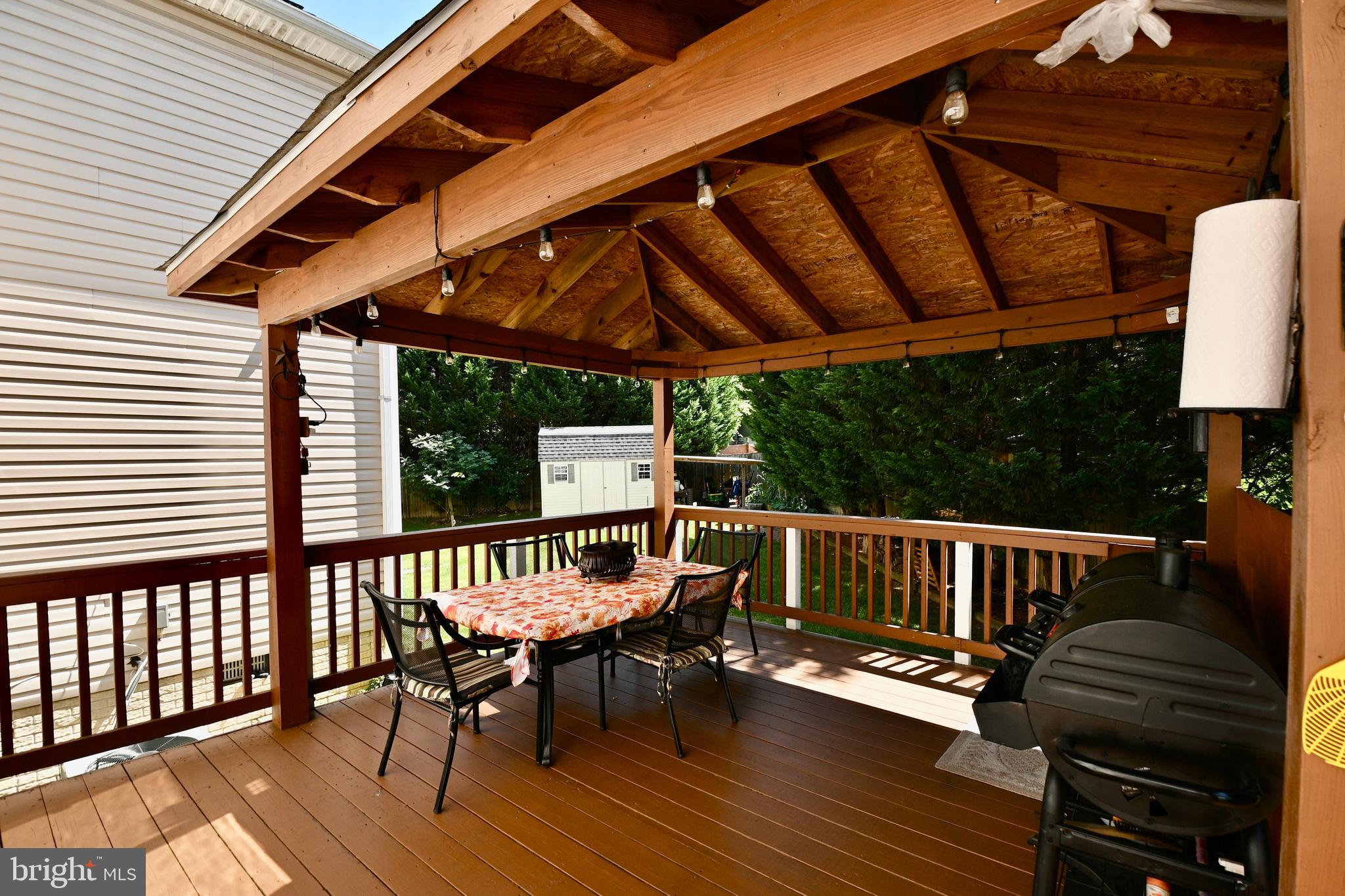 HOLMES RUN HEIGHTS - Residential