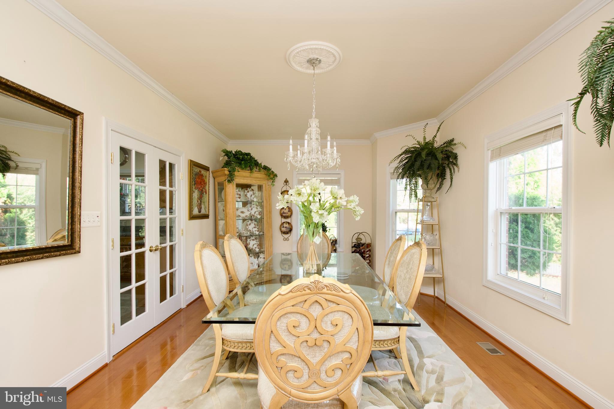 HOLMES RUN HEIGHTS - Residential