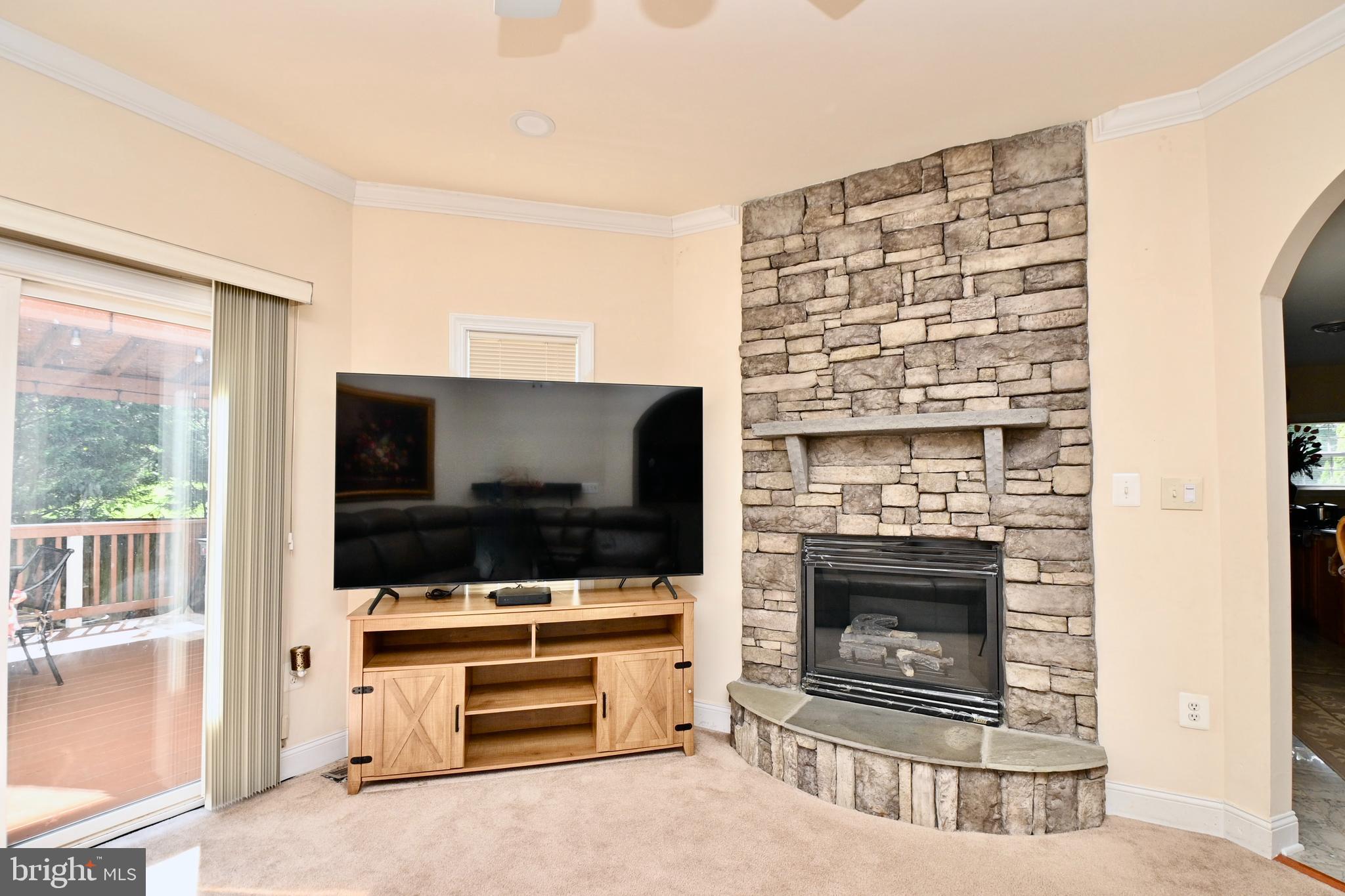 HOLMES RUN HEIGHTS - Residential