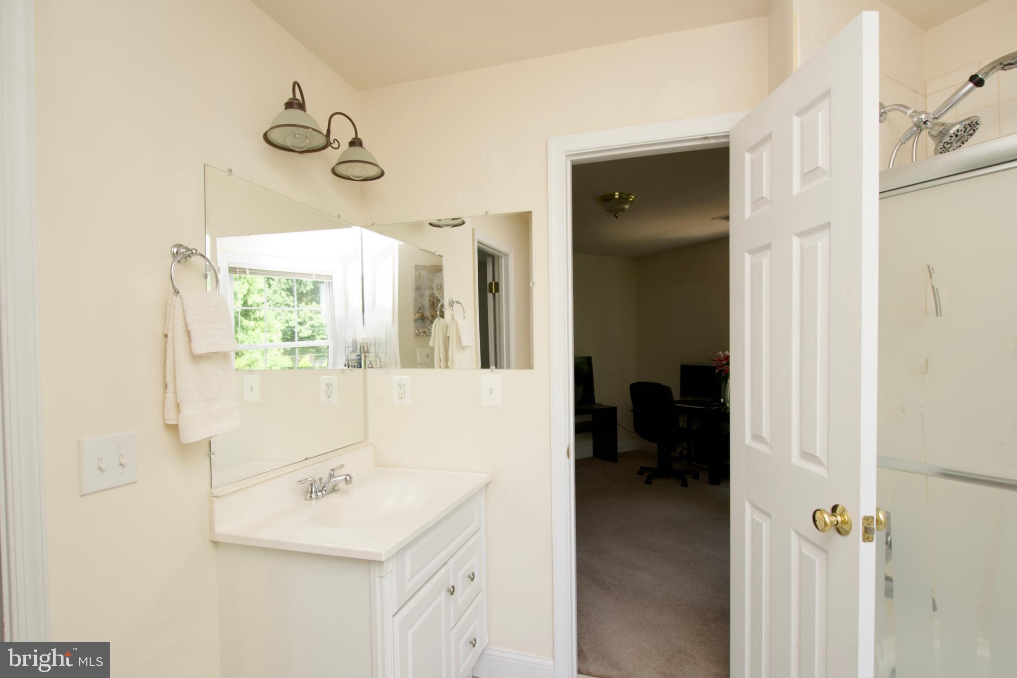 HOLMES RUN HEIGHTS - Residential