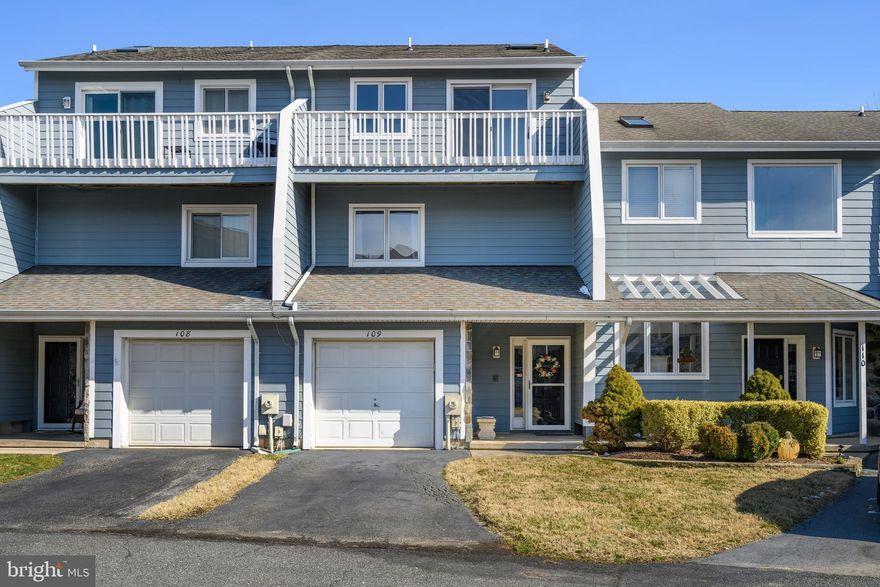 Waterfront Lifestyle with Included Boat Slip – Bayview at Kent Narrows
Experience the best of Eastern Shore living in this beautifully renovated 3-bedroom, 3.5-bath contemporary townhouse with garage, ideally located just over the Kent Narrows Bridge in the sought-after Bayview waterfront community.
This move-in-ready home features a stunning new kitchen with stylish gray shaker cabinetry, granite countertops, and stainless-steel appliances. The open-concept living and dining areas are enhanced by new luxury vinyl plank flooring, creating a modern, inviting space perfect for everyday living and entertaining.
The spacious primary suite offers vaulted ceilings, abundant natural light, a ceiling fan, double closet plus walk-in closet, and a dressing area. The completely renovated spa-inspired primary bath is a true showstopper, featuring a luxurious oversized double shower with dual shower heads, built-in benches, niches, and sleek glass doors.
Two additional generously sized bedrooms provide excellent flexibility, including one with a private en-suite bath, plus a third full hall bathroom for guests.
Step outside and embrace the water-privileged lifestyle this community offers. Your assigned boat slip is in the private community marina, complete with water and electricity, and included in the monthly condo fee. Launch directly into Muddy Creek, which leads straight to the Chester River—putting you just minutes by boat from Red Eye Dock Bar, Harris’ Crab House, and The Dock House Restaurant.
Additional highlights include:
•