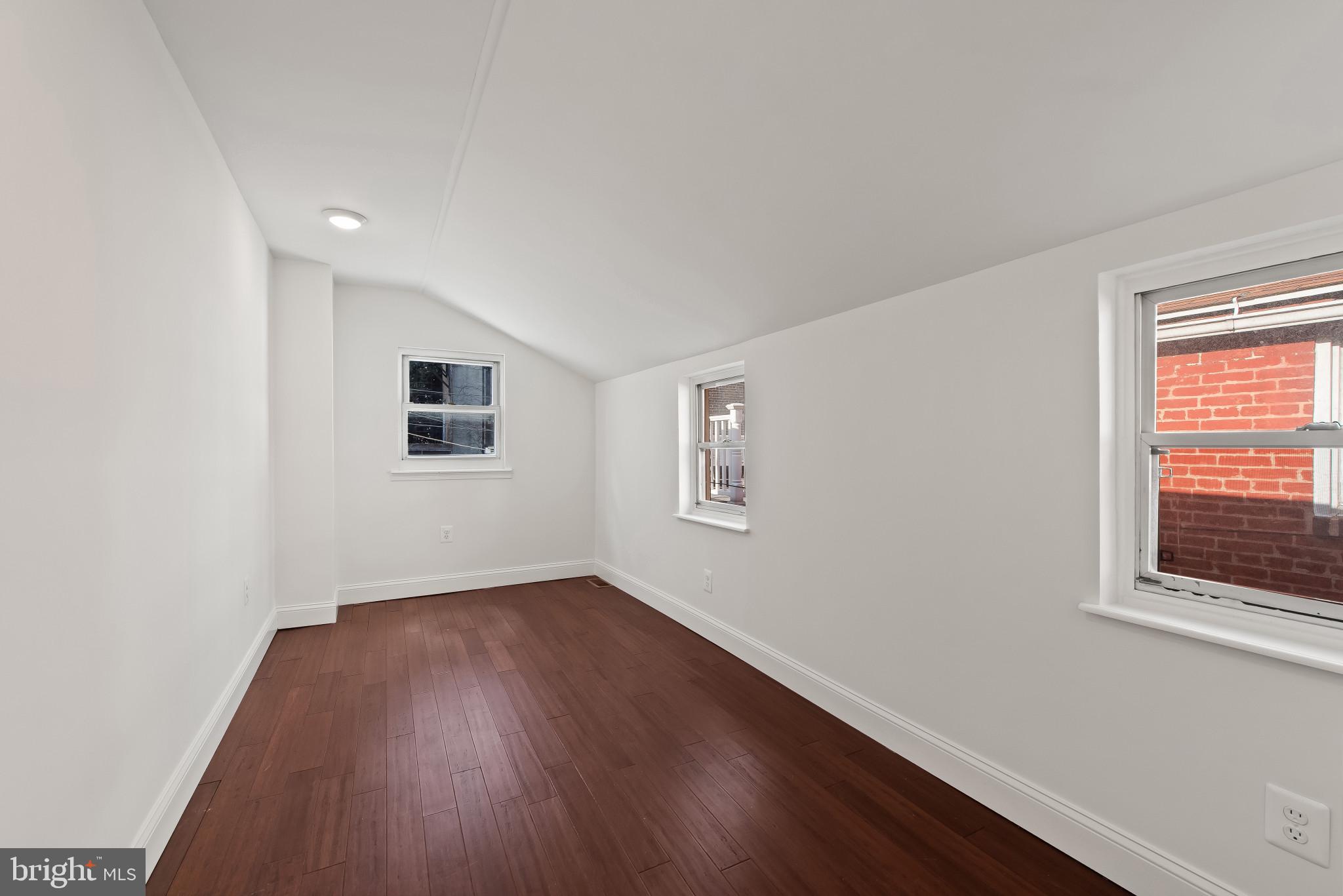 LITTLE ITALY - Residential Lease