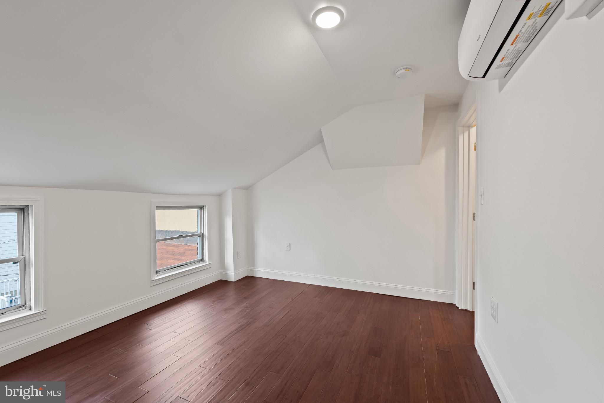 LITTLE ITALY - Residential Lease