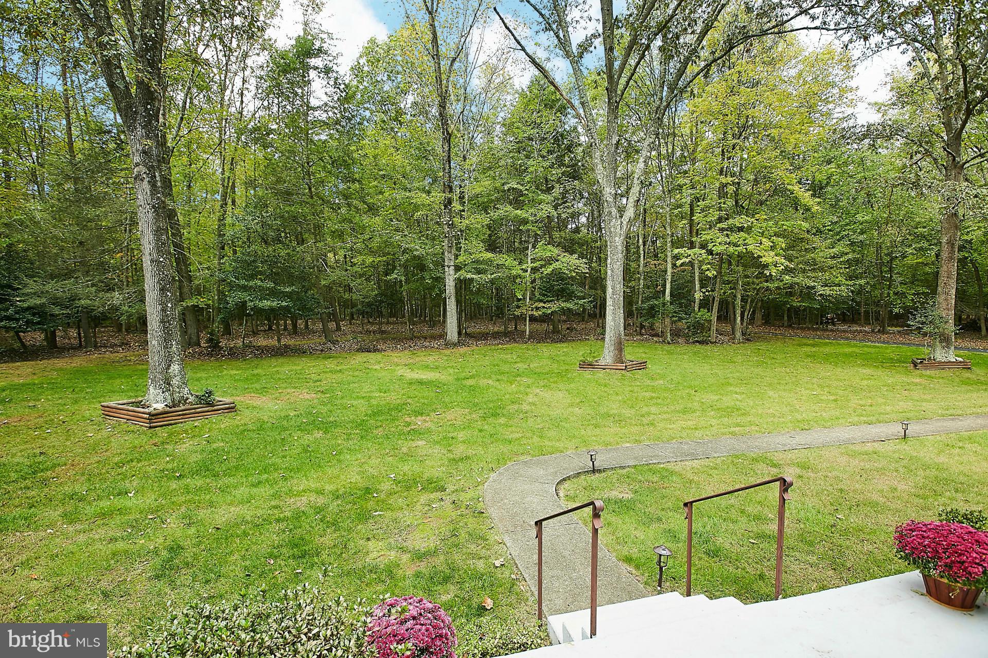 LAKE OCCOQUAN SHORES - Residential