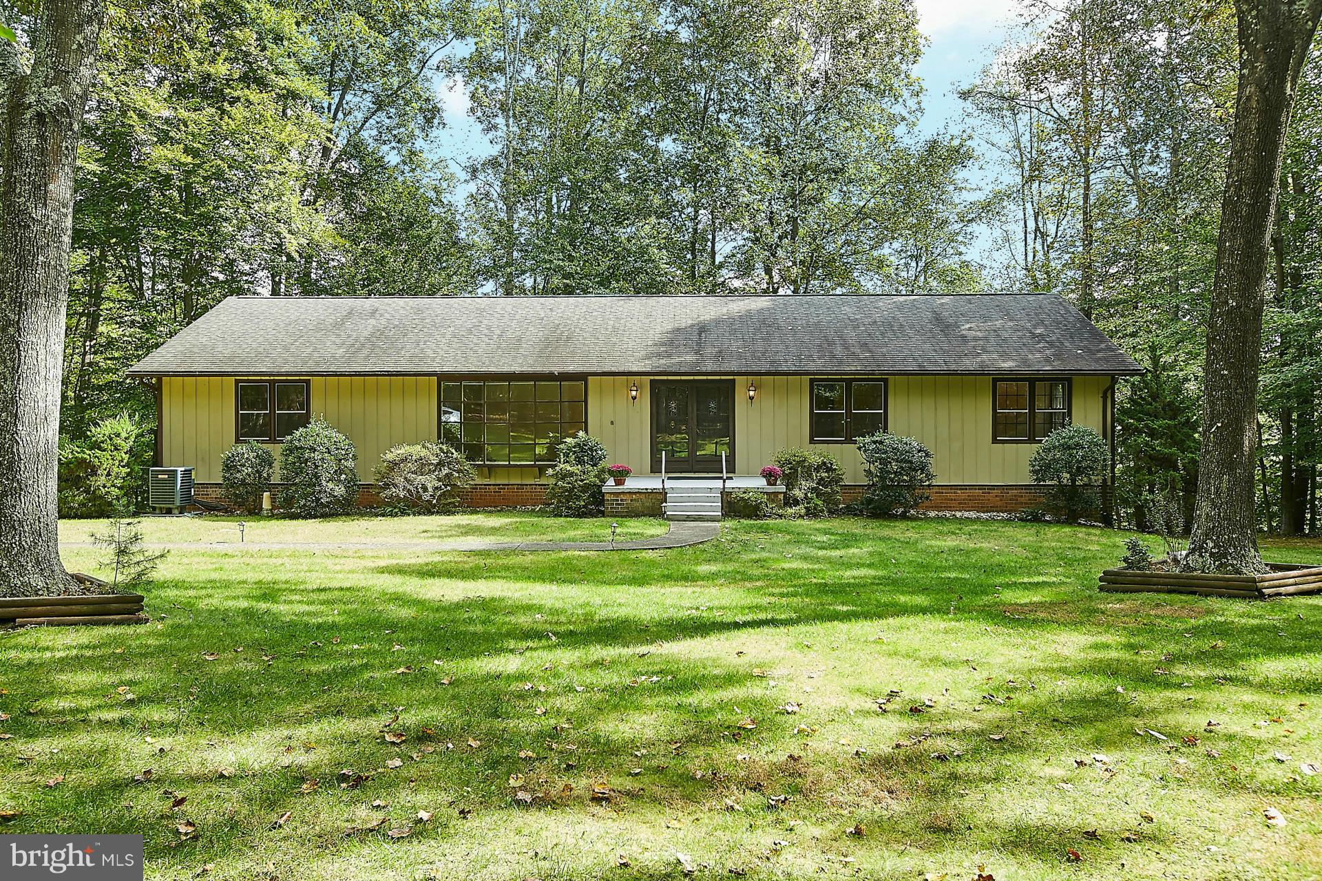 LAKE OCCOQUAN SHORES - Residential