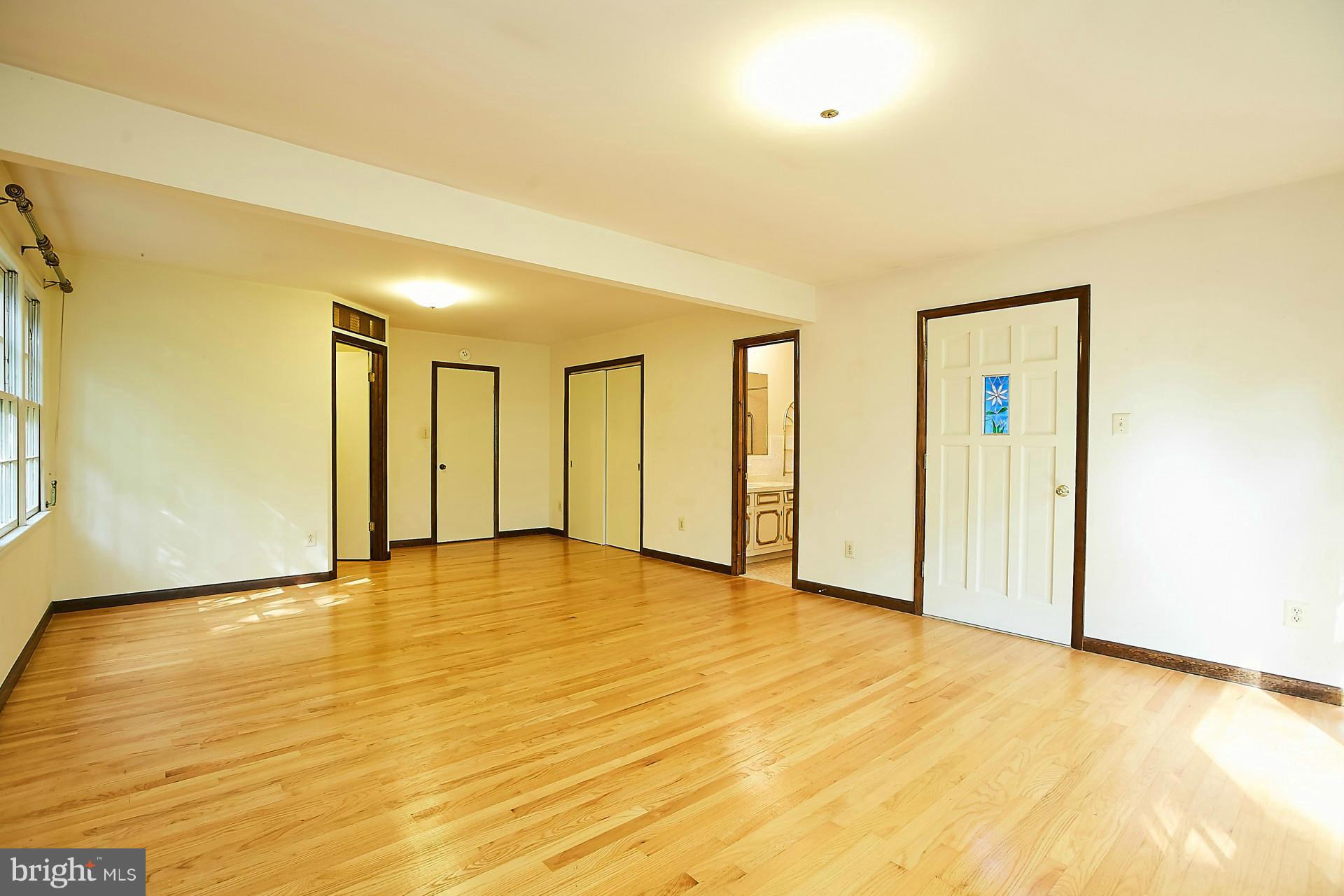 LAKE OCCOQUAN SHORES - Residential