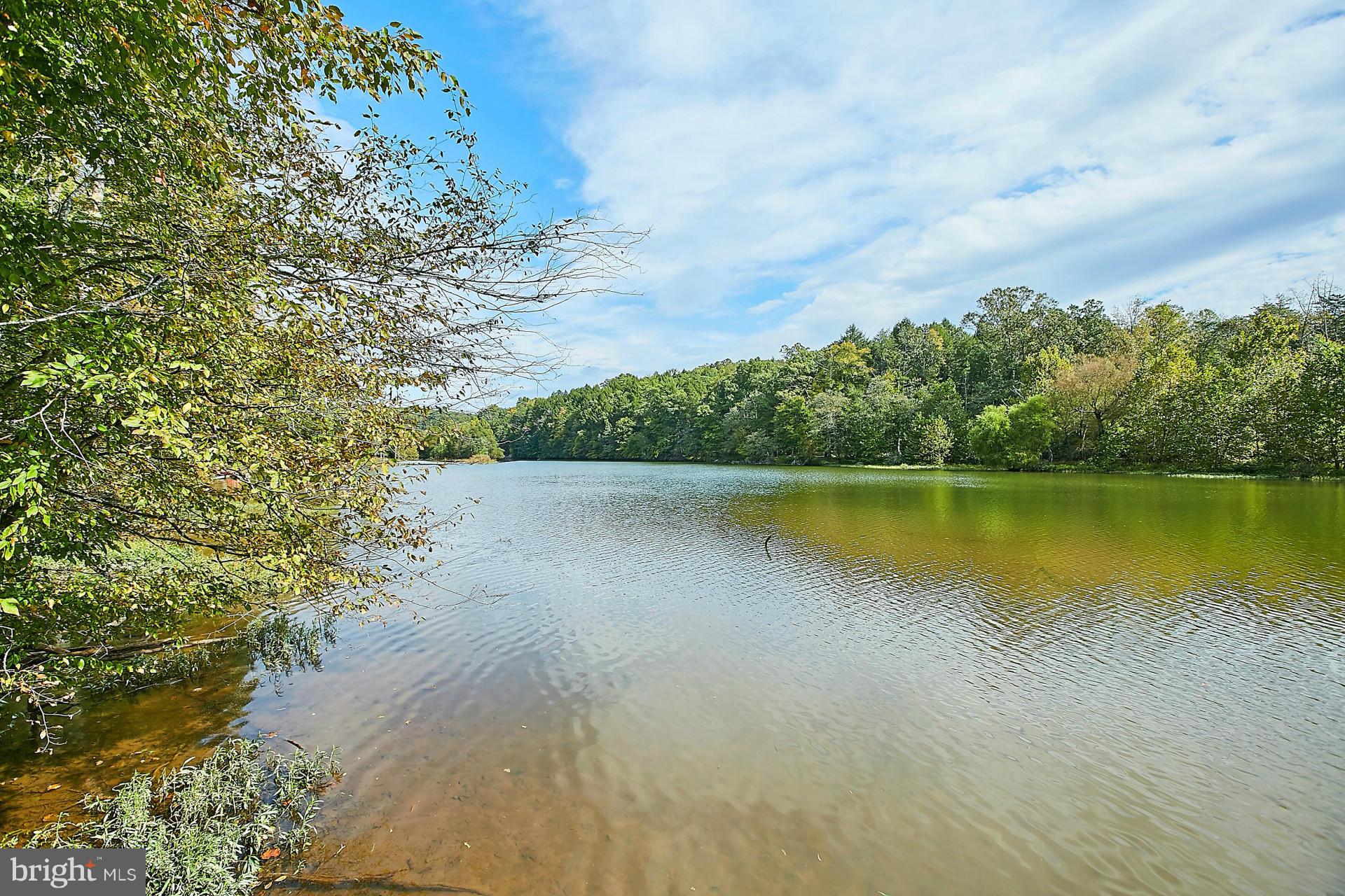 LAKE OCCOQUAN SHORES - Residential