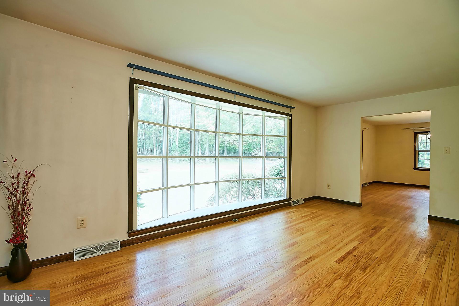 LAKE OCCOQUAN SHORES - Residential