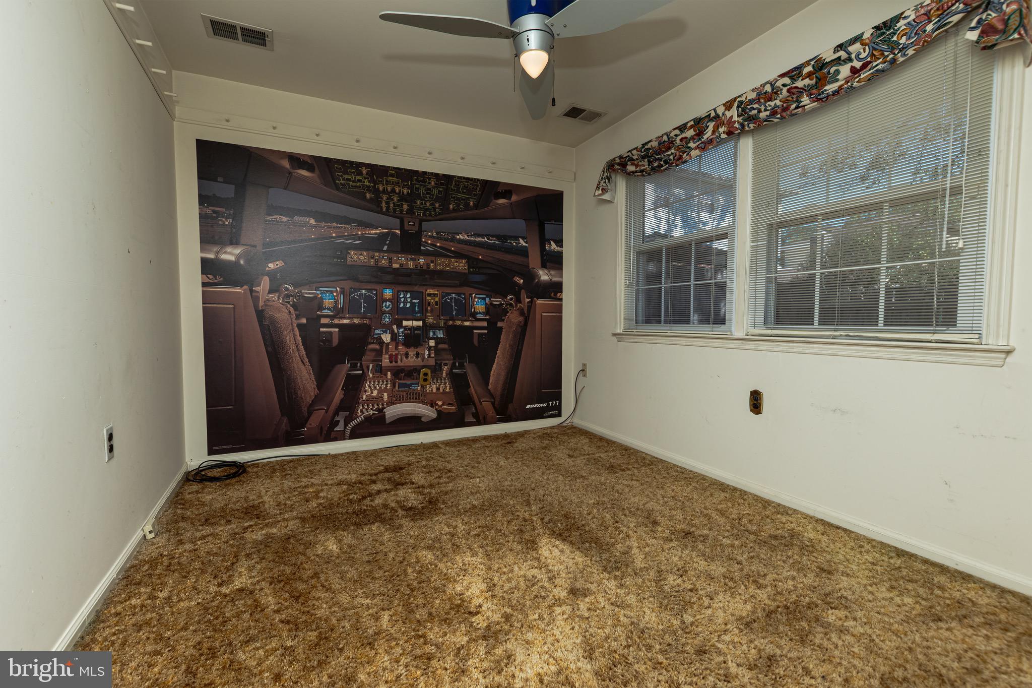 FOUR SEASONS - Residential