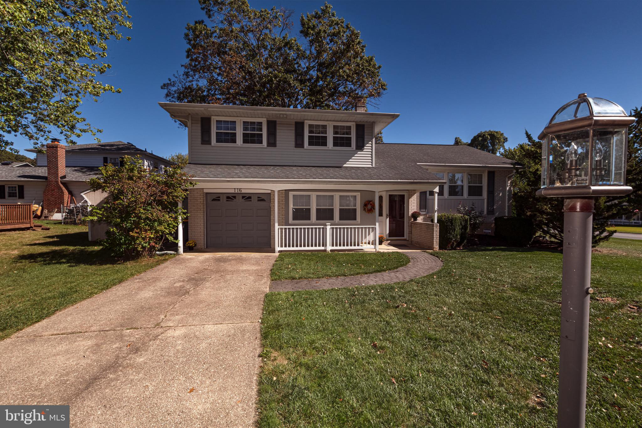 FOUR SEASONS - Residential