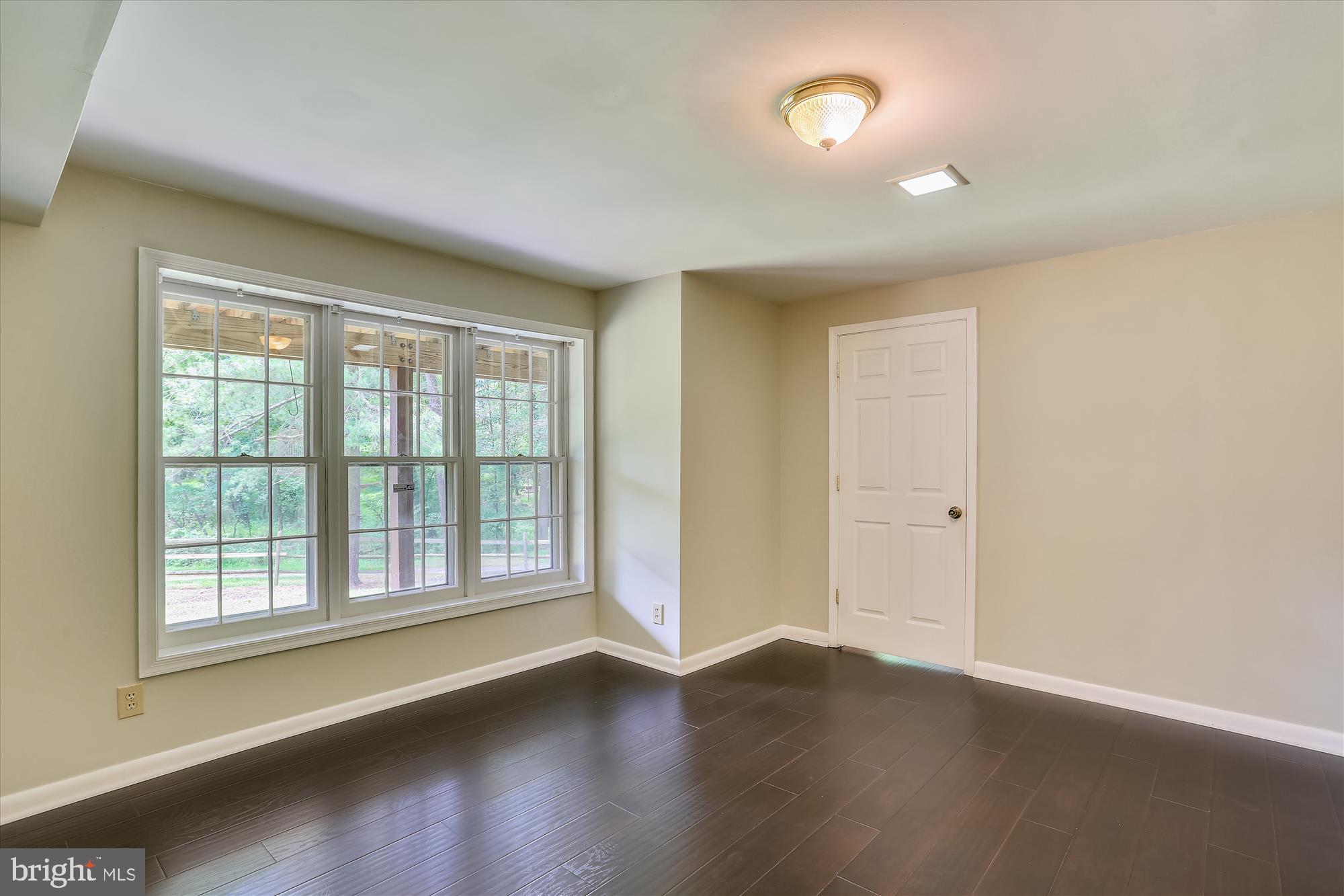 THE DOWNS - MONTG VILL - Residential