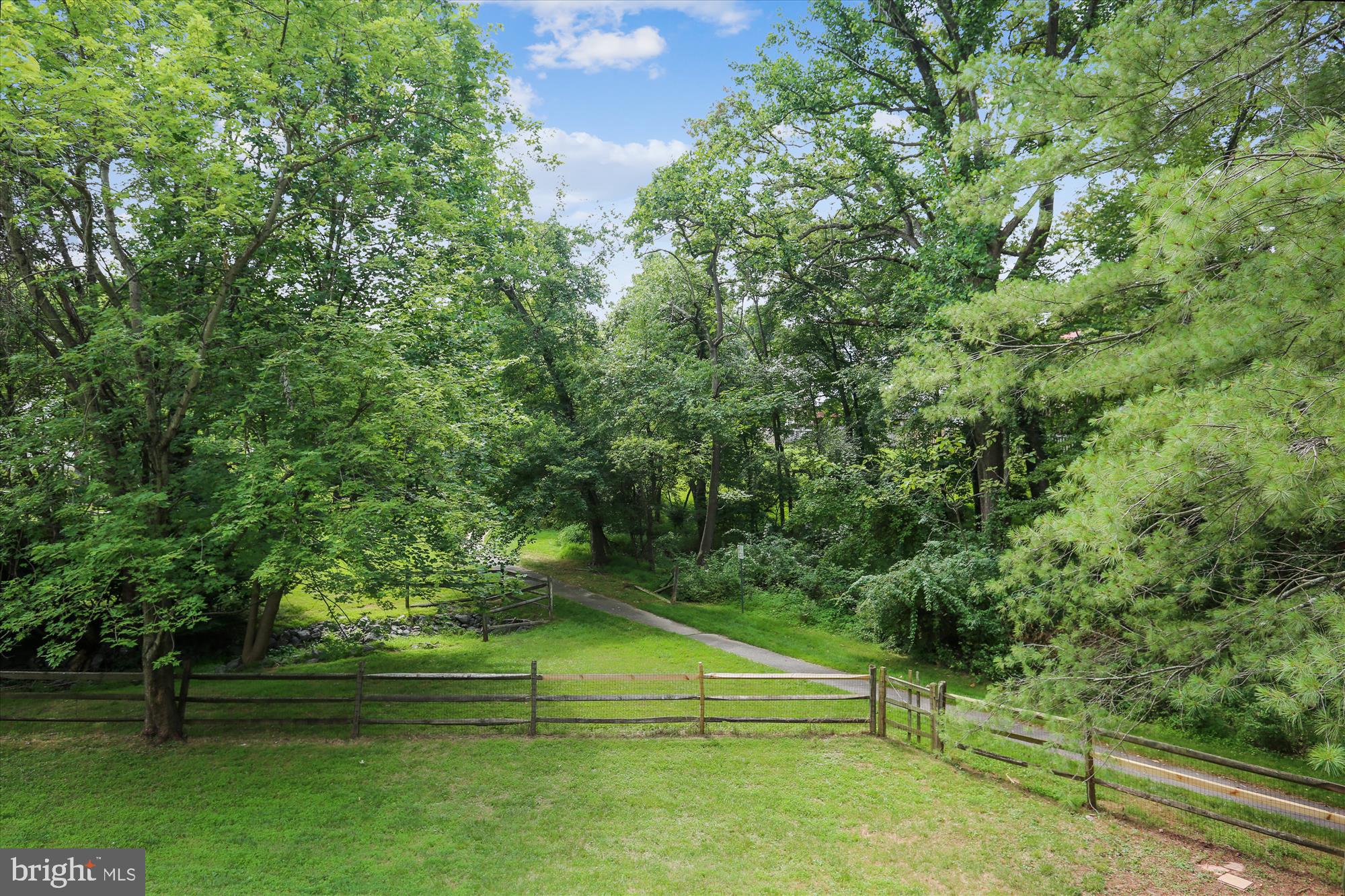 THE DOWNS - MONTG VILL - Residential