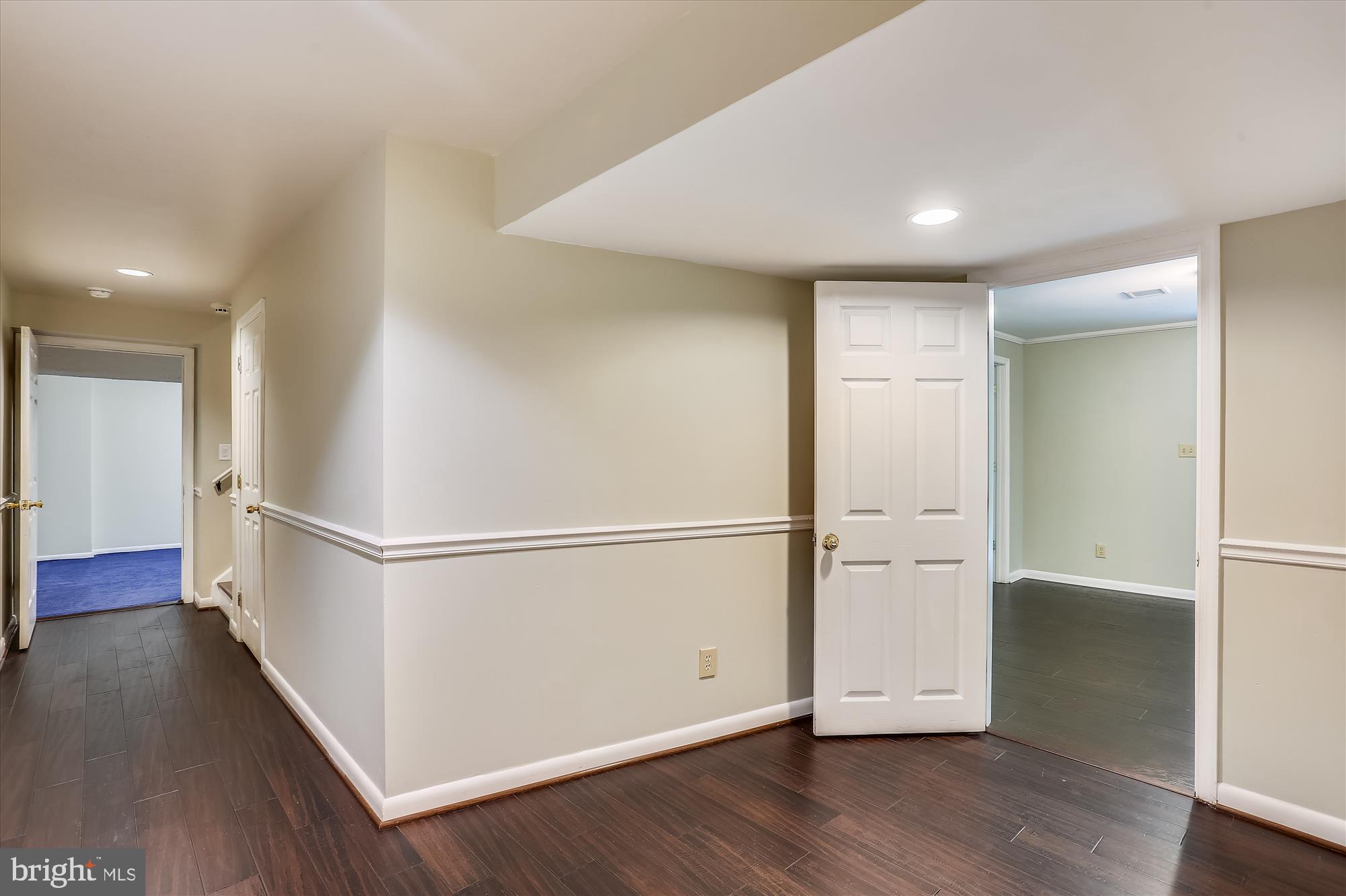 THE DOWNS - MONTG VILL - Residential