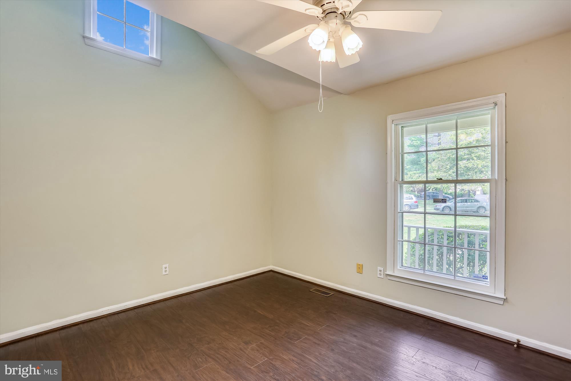 THE DOWNS - MONTG VILL - Residential