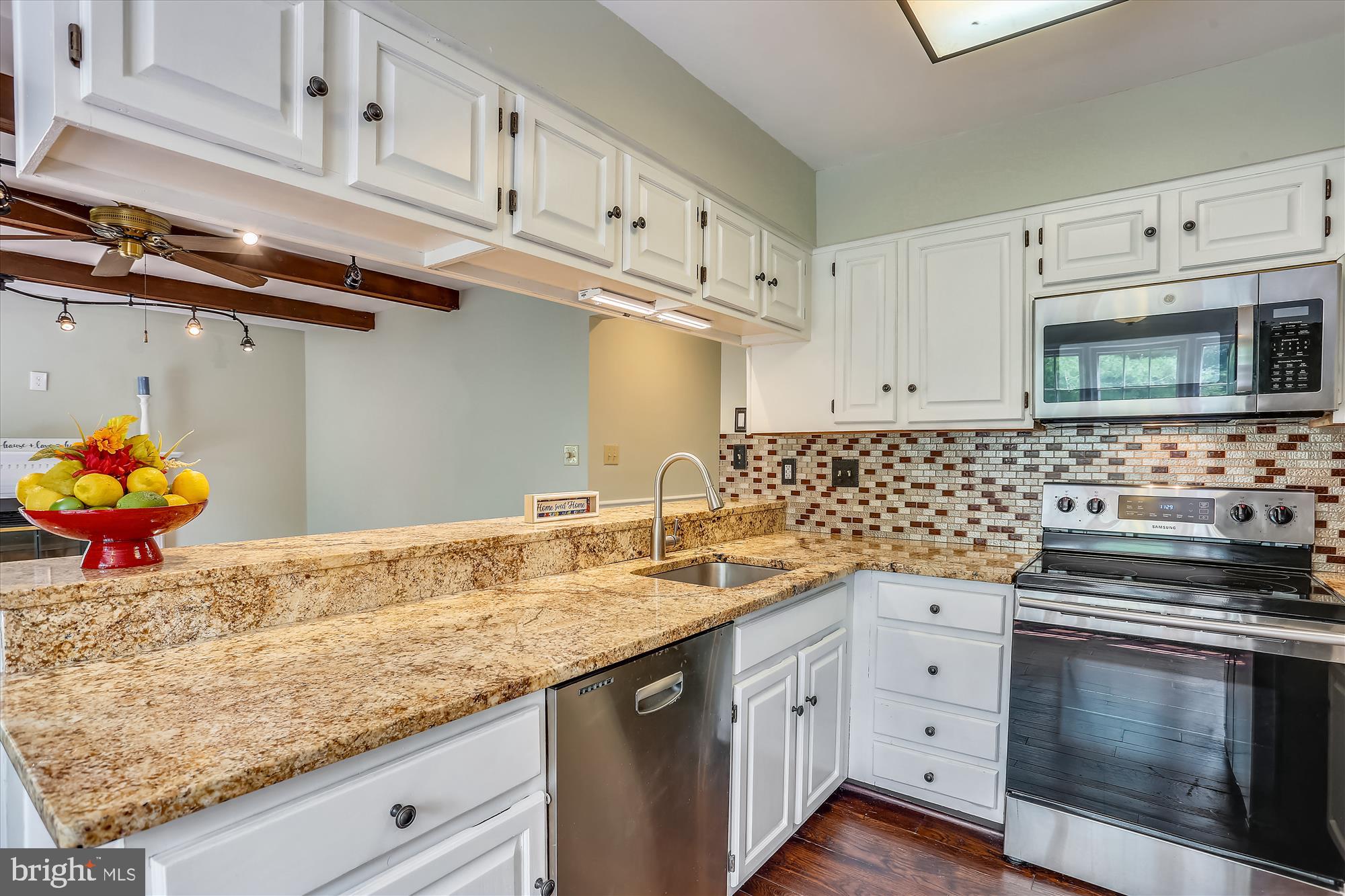 THE DOWNS - MONTG VILL - Residential