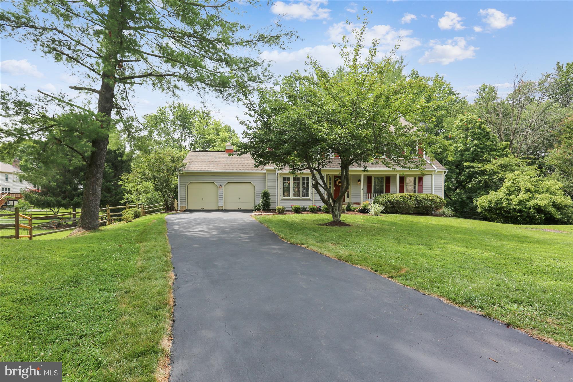 THE DOWNS - MONTG VILL - Residential