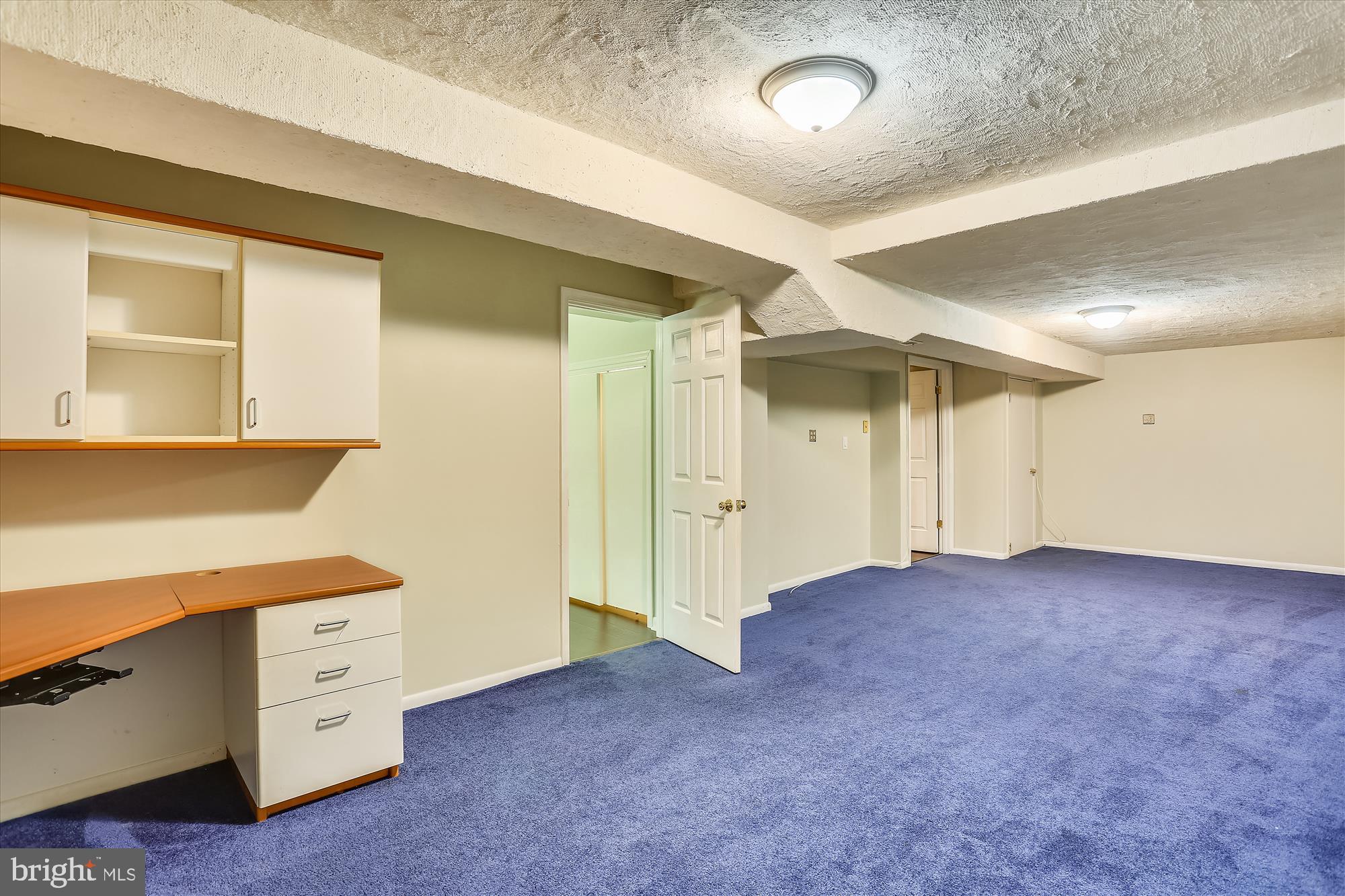 THE DOWNS - MONTG VILL - Residential