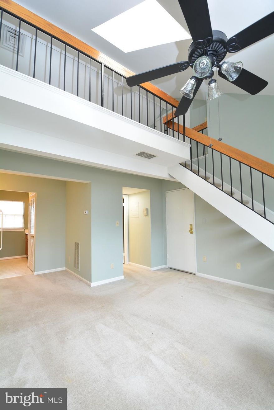 VACANT  WONDERFUL RARE LOFT BEDROOM WITH WOOD BURNING FIREPLACE, VAULTED CEILING, LARGE SKYLIGHT AND CEILING FAN--REMODELED  KITCHEN WITH GRANITE COUNTER TOP--NEW WASHER + DRYER--REMODELED BATH--LARGE WALK IN CLOSET---BUS AT CORNER--1 MILE TO METRO RAIL--NEXT TO MT VERNON BIKE PATH--OFF STREET PARKING