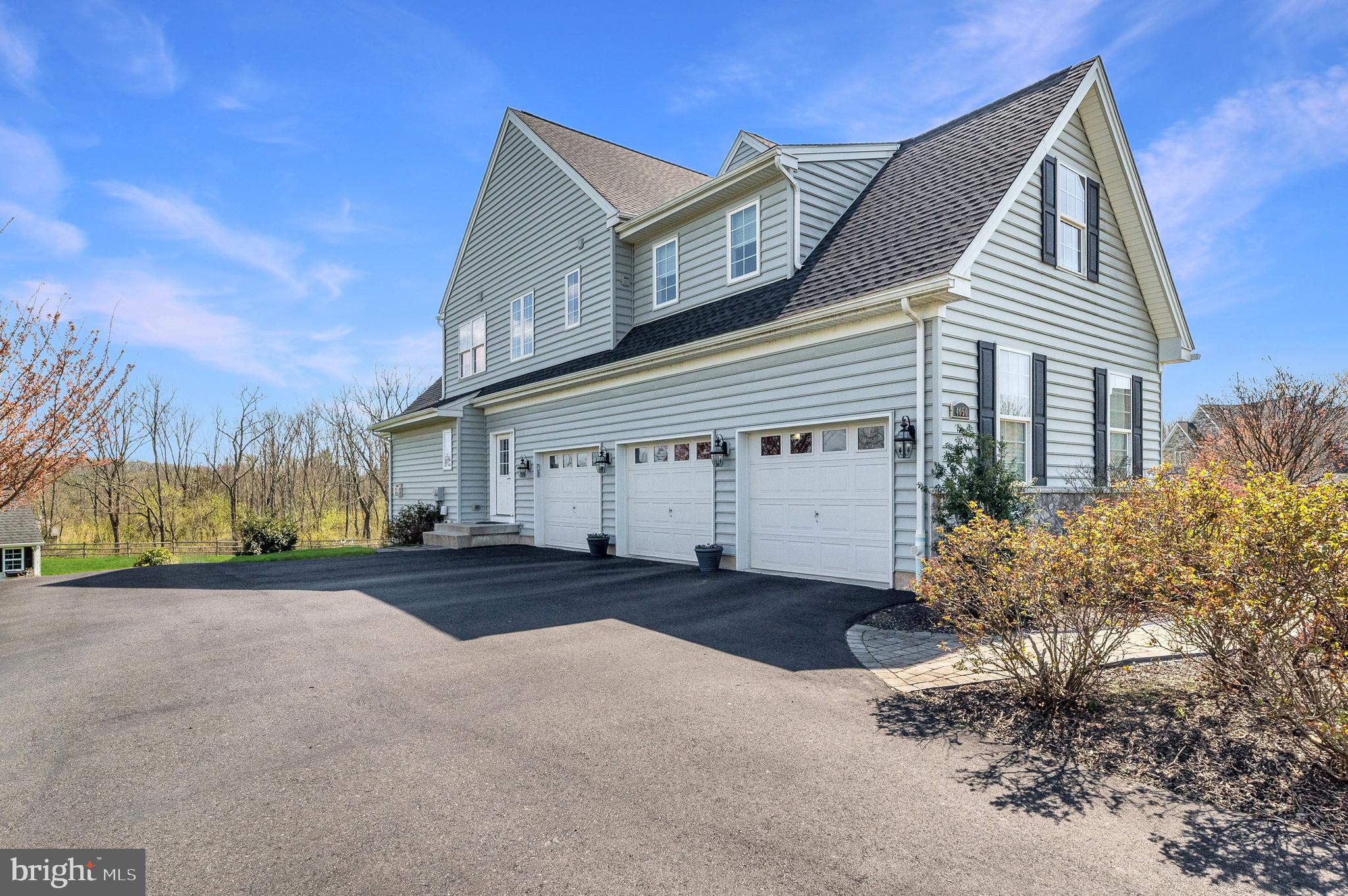 WHISPERING PINES - Residential