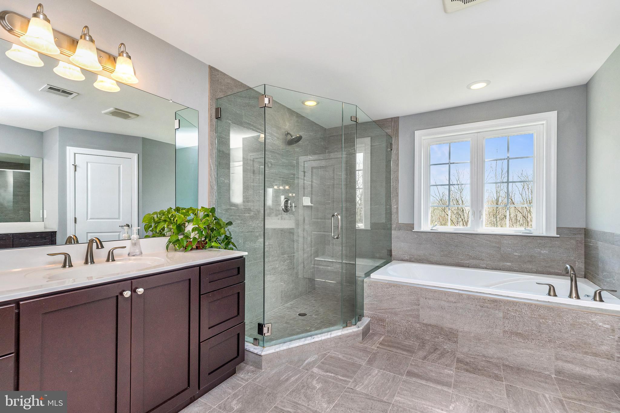 WHISPERING PINES - Residential