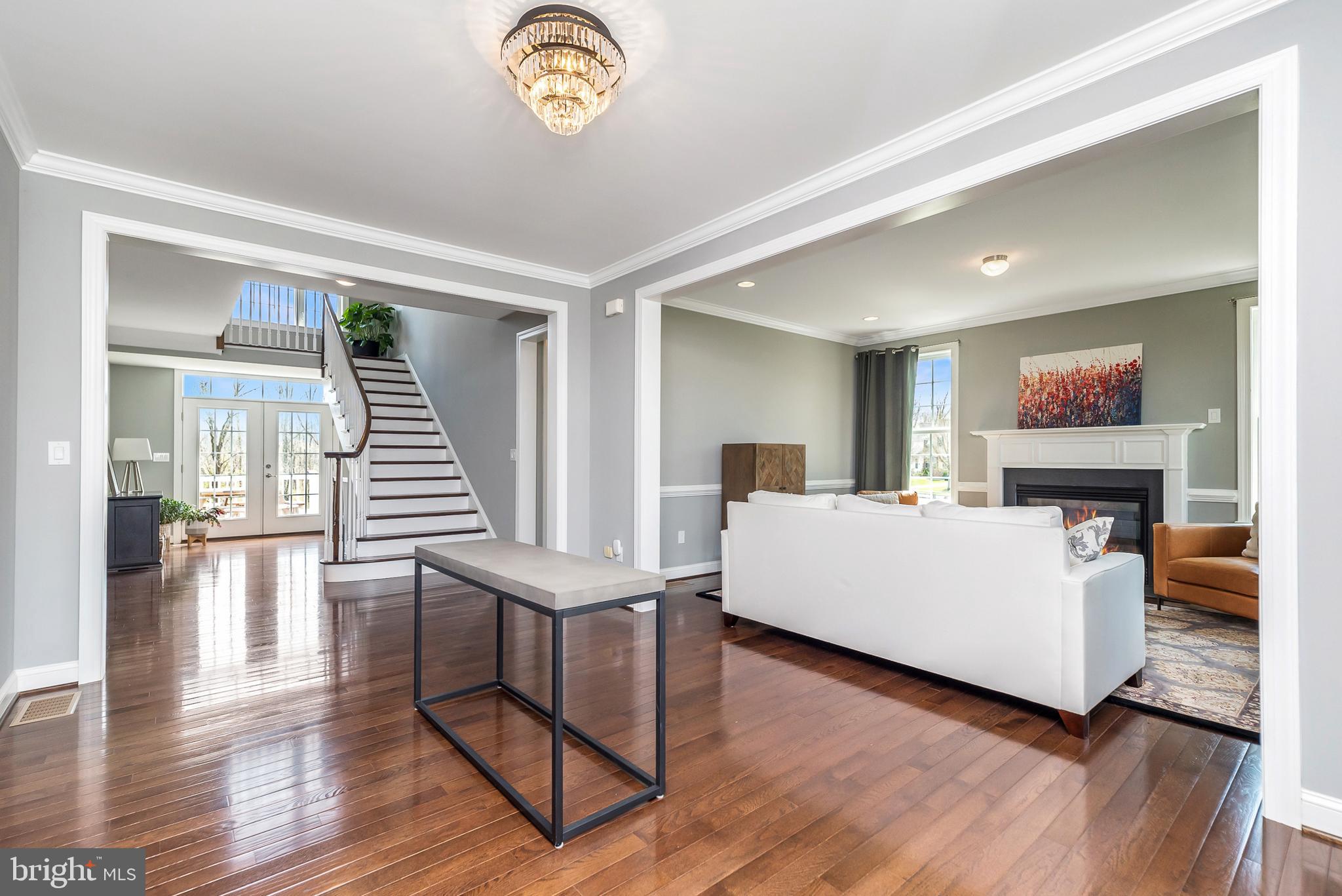 WHISPERING PINES - Residential