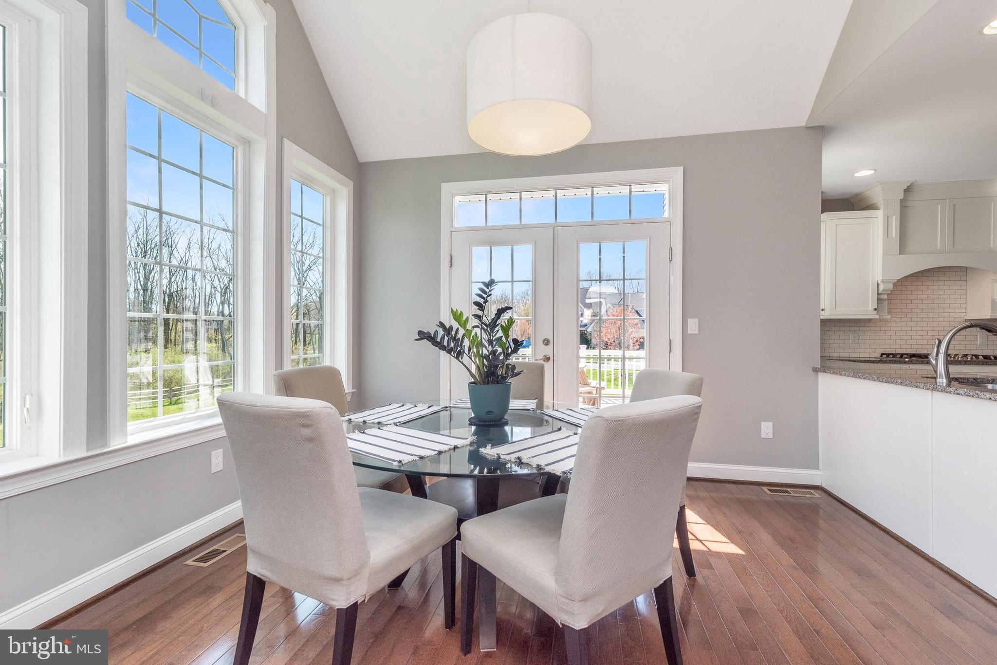 WHISPERING PINES - Residential