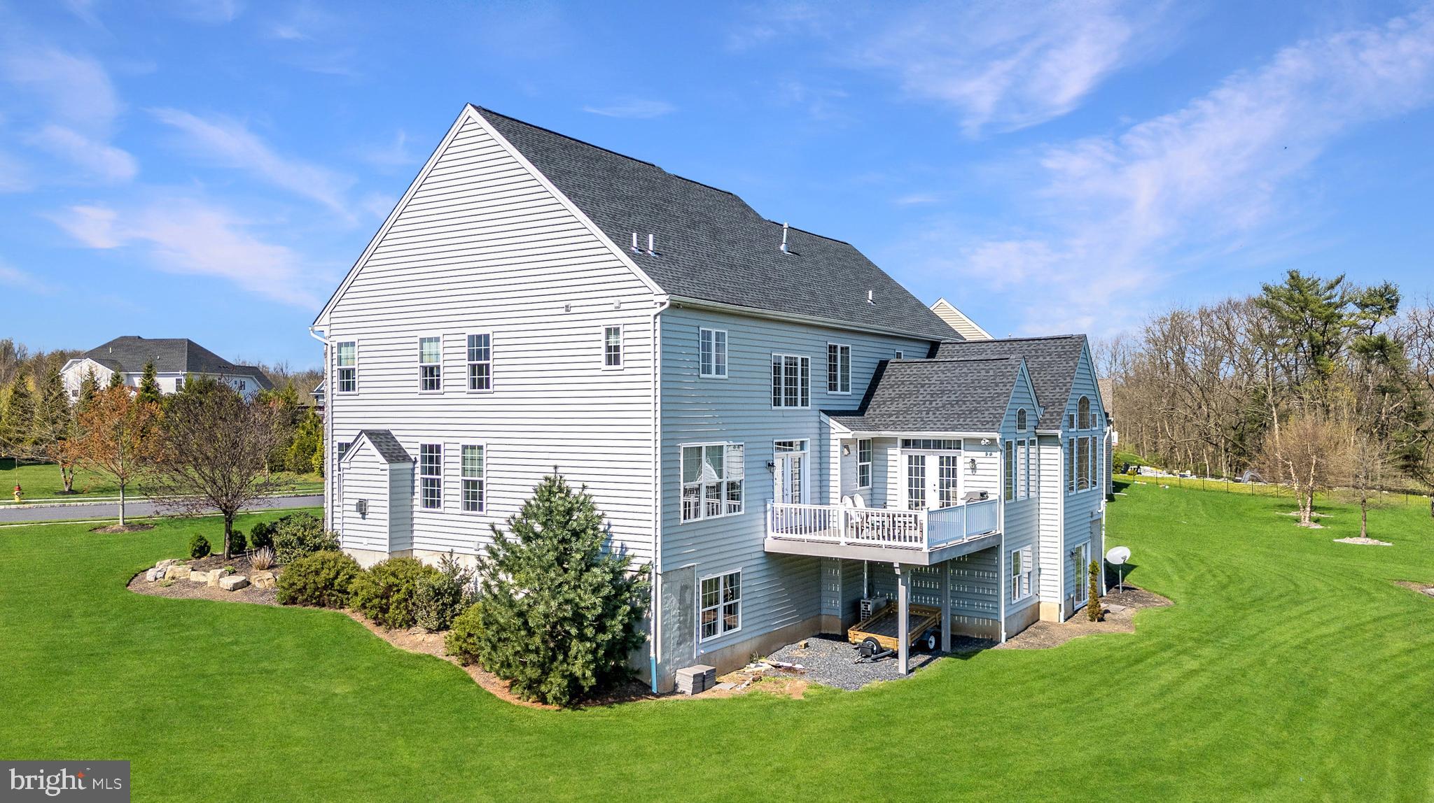 WHISPERING PINES - Residential