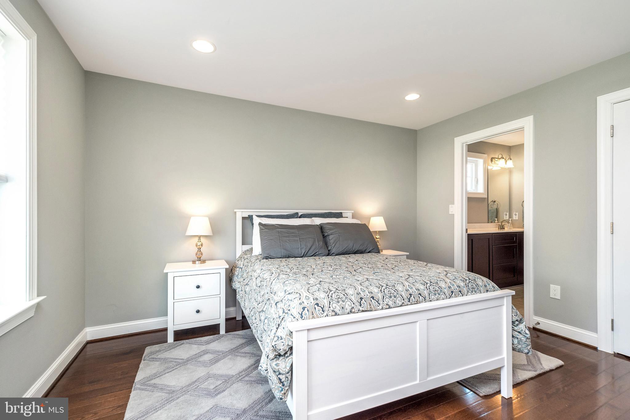 WHISPERING PINES - Residential