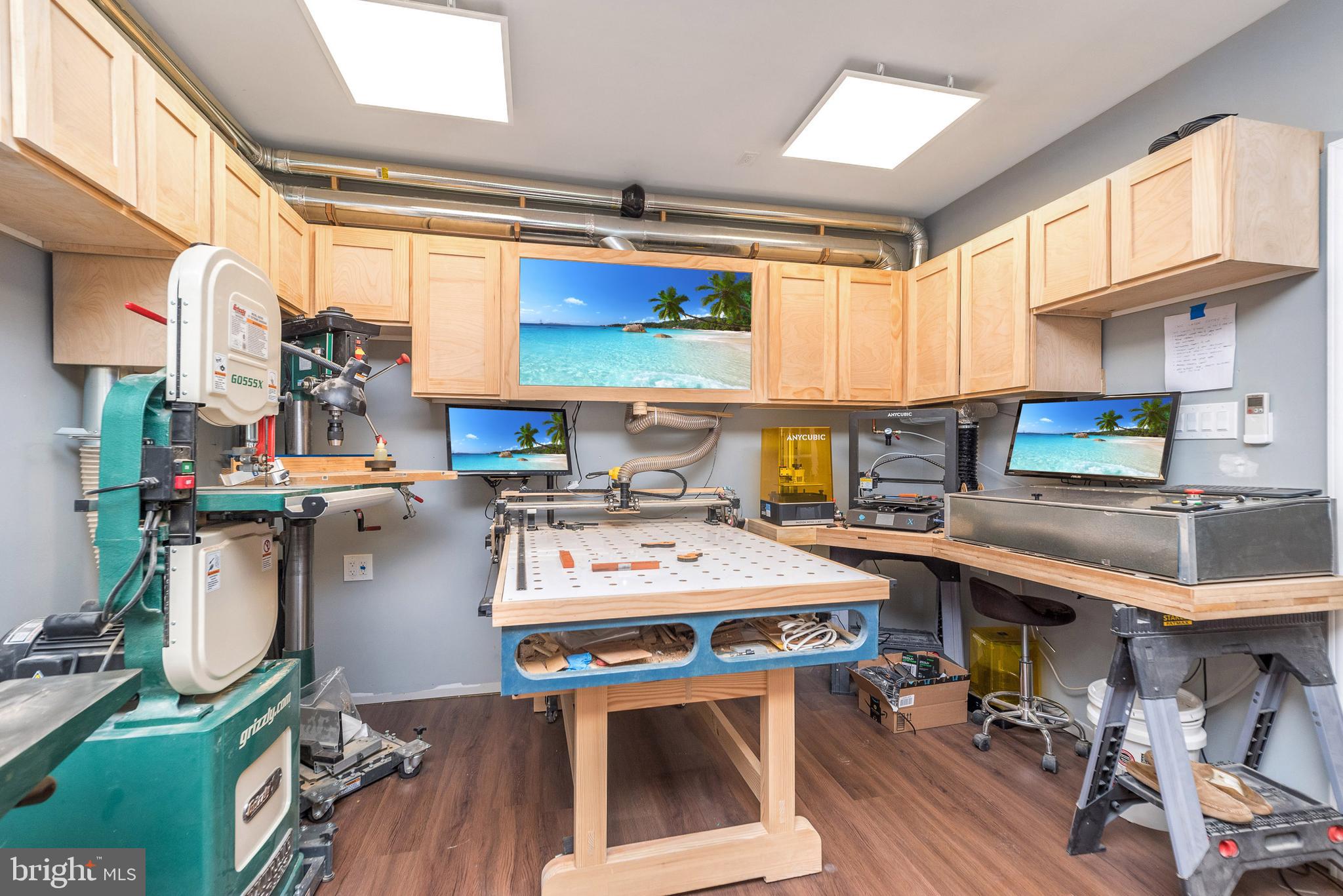 WHISPERING PINES - Residential