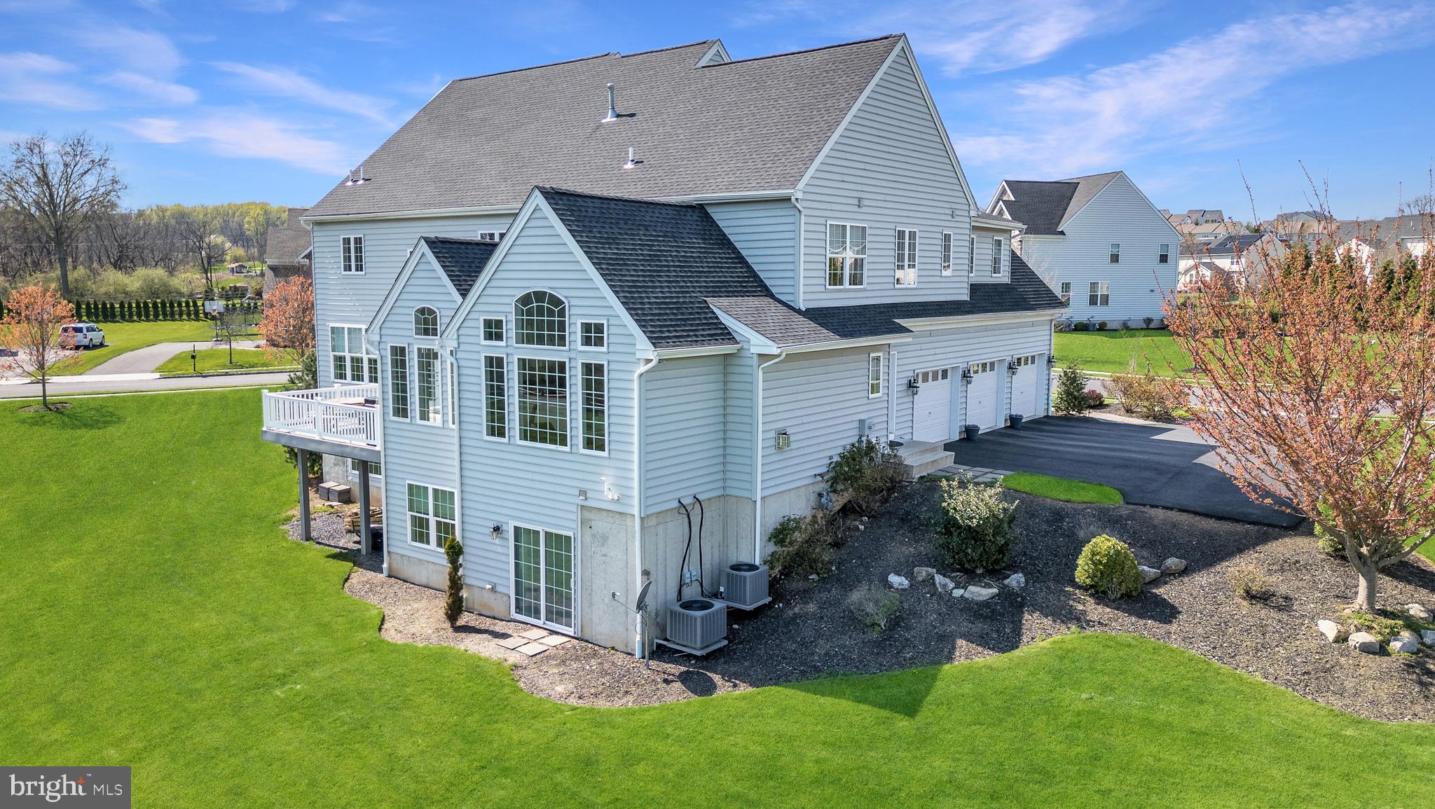 WHISPERING PINES - Residential