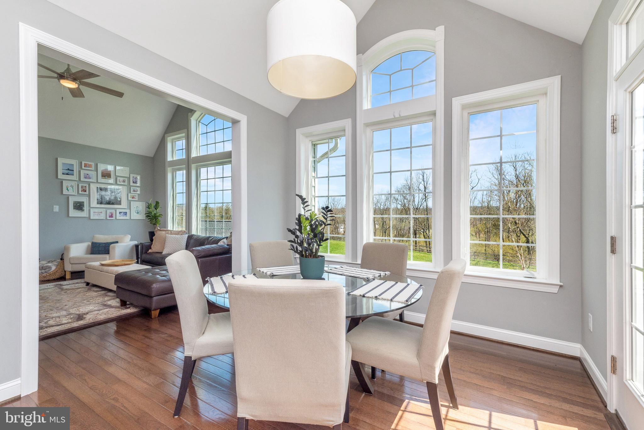 WHISPERING PINES - Residential