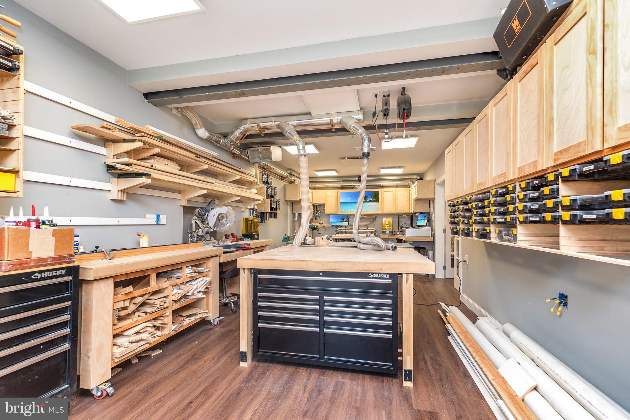 WHISPERING PINES - Residential