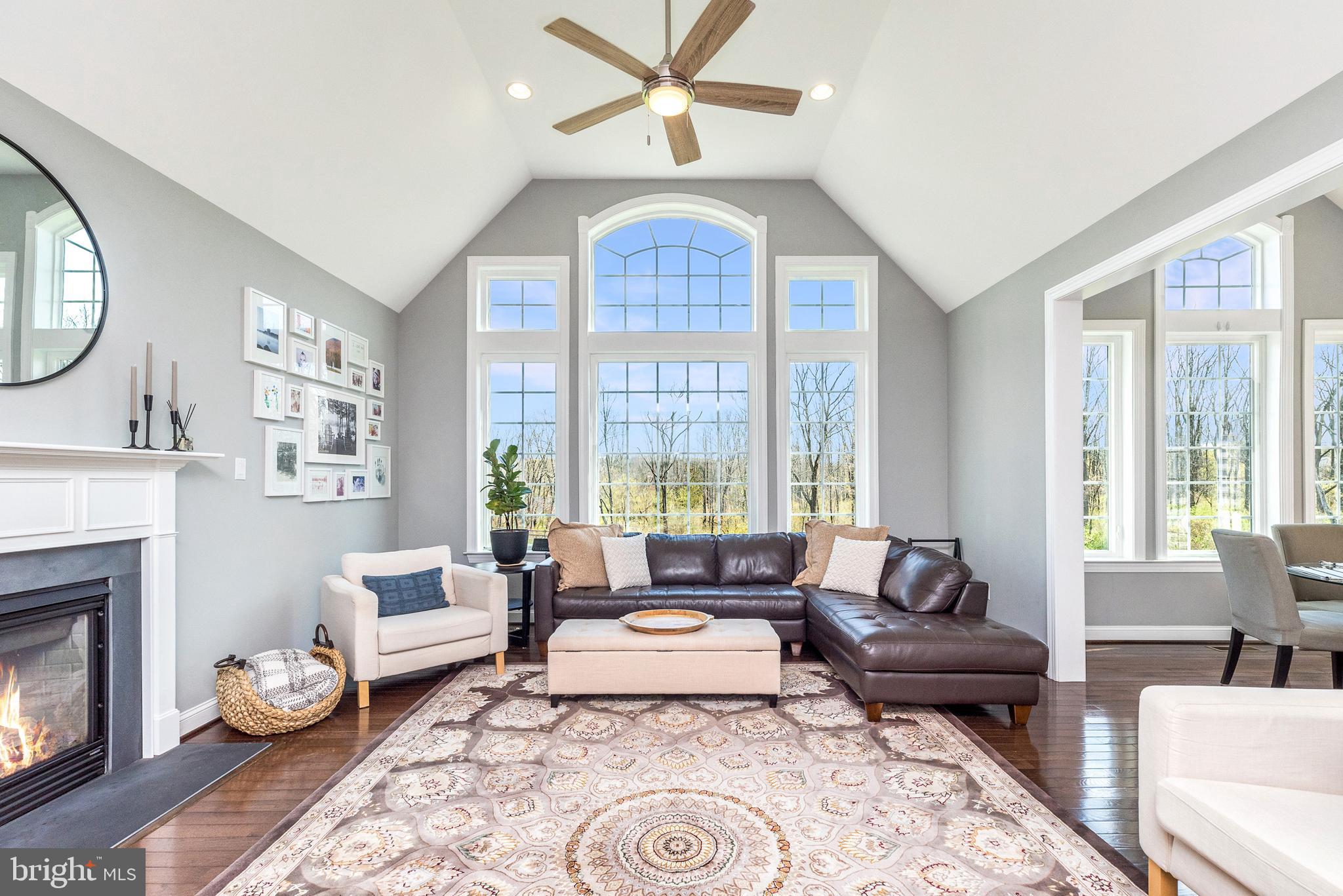 WHISPERING PINES - Residential